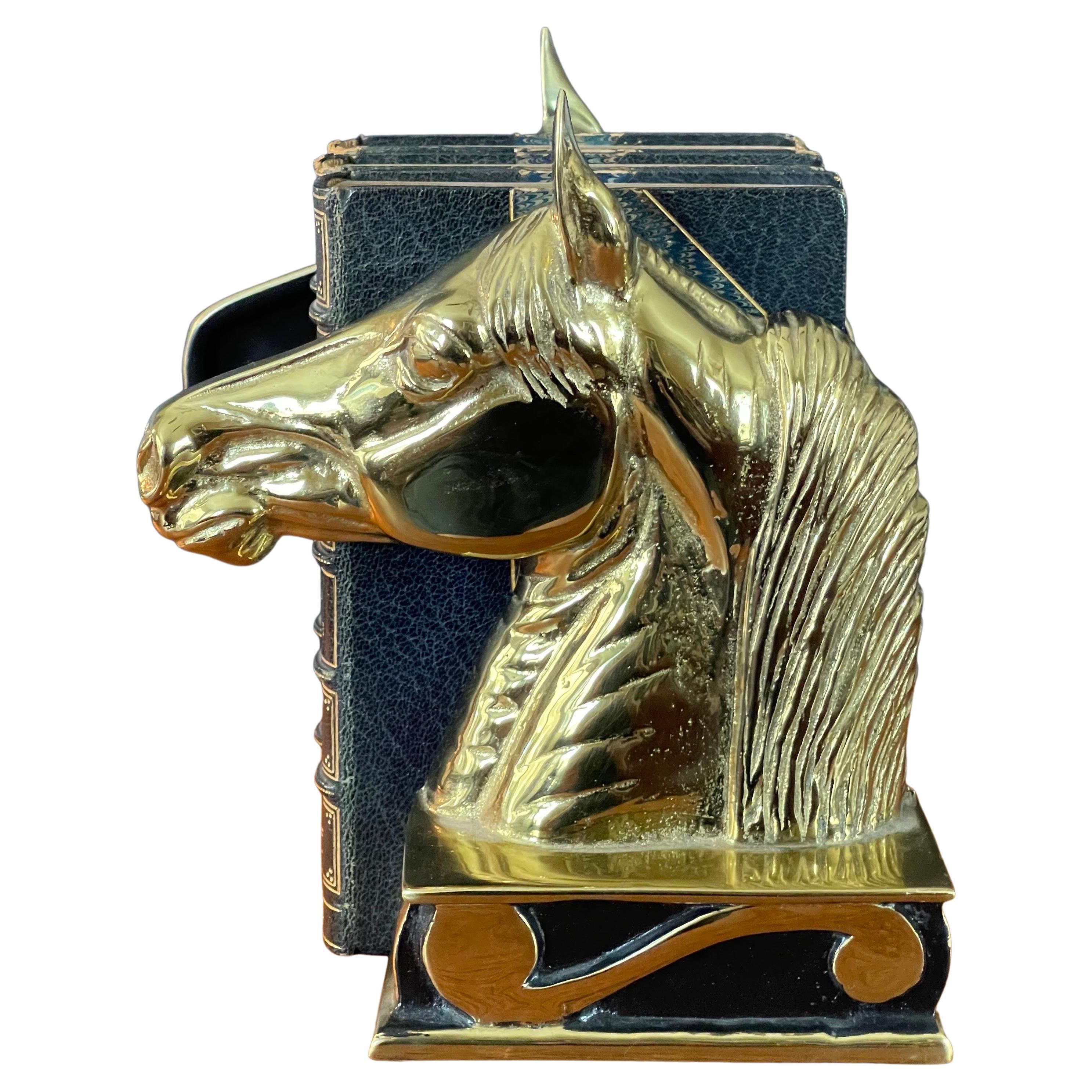 Ein Paar Buchstützen mit Pferdekopf aus Messing „The Stallion“ von Virginia Metalcrafters (amerikanisch) im Angebot