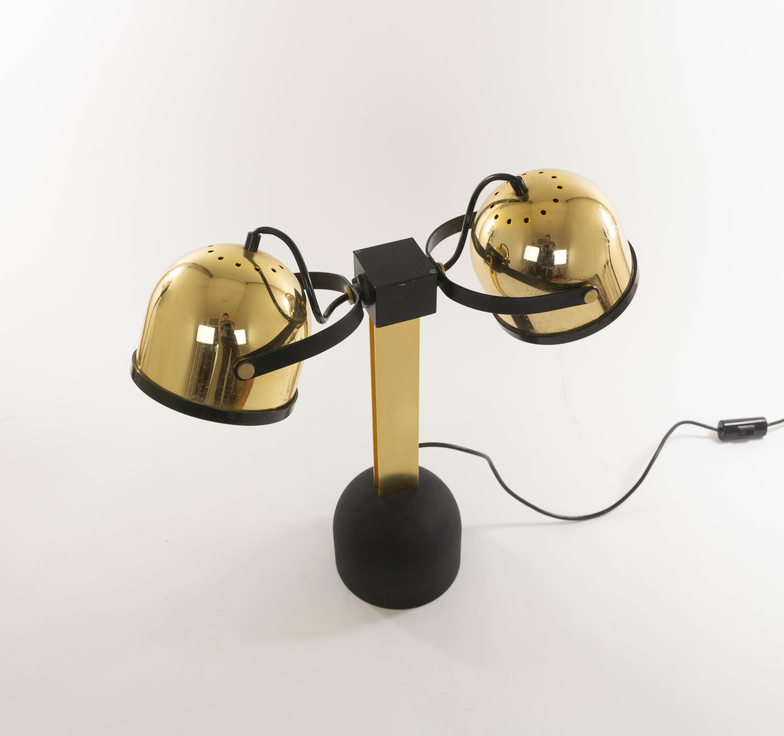Pair of brass Trepiù table lamps by Gae Aulenti & Livio Castiglioni for Stilnovo For Sale 3