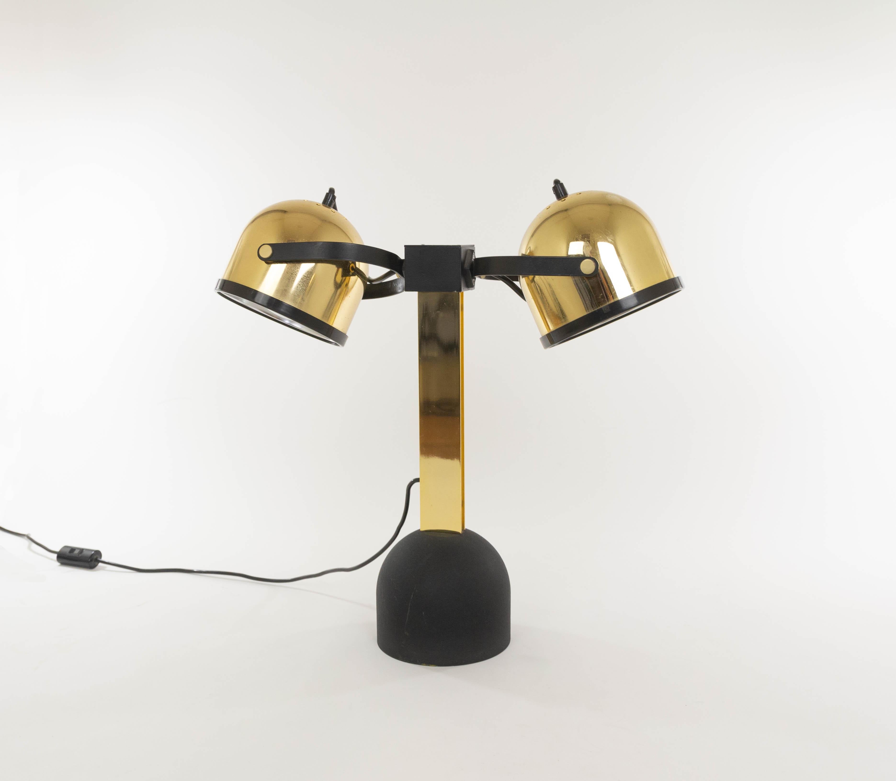 Paire de lampes de table Trepiù en laiton par Gae Aulenti & Livio Castiglioni pour Stilnovo Bon état - En vente à Rotterdam, NL