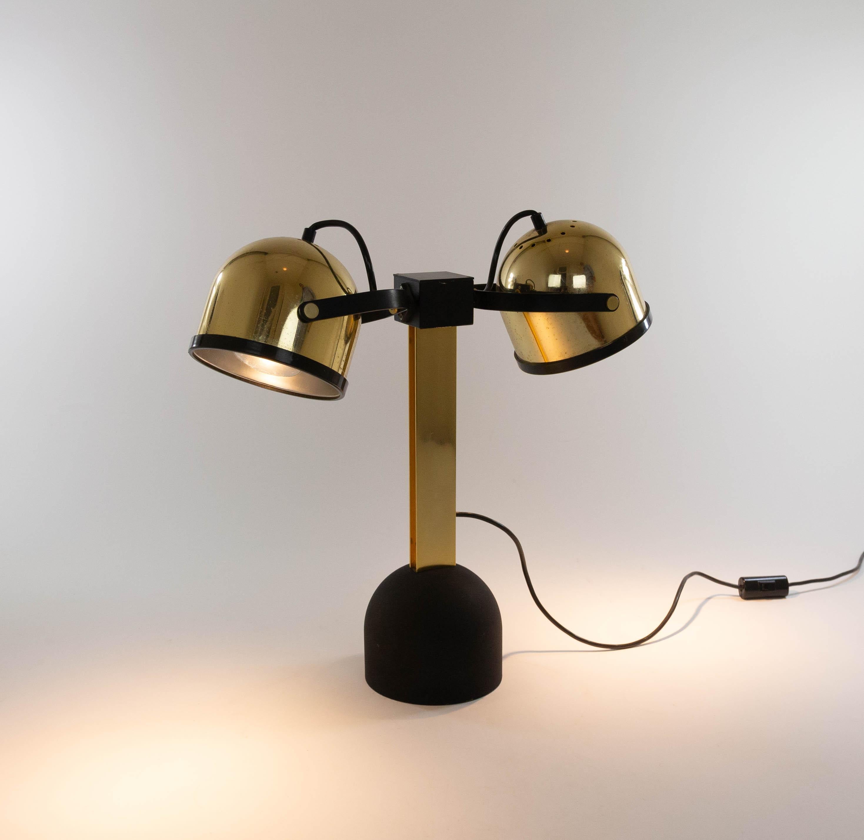 Métal Paire de lampes de table Trepiù en laiton par Gae Aulenti & Livio Castiglioni pour Stilnovo en vente