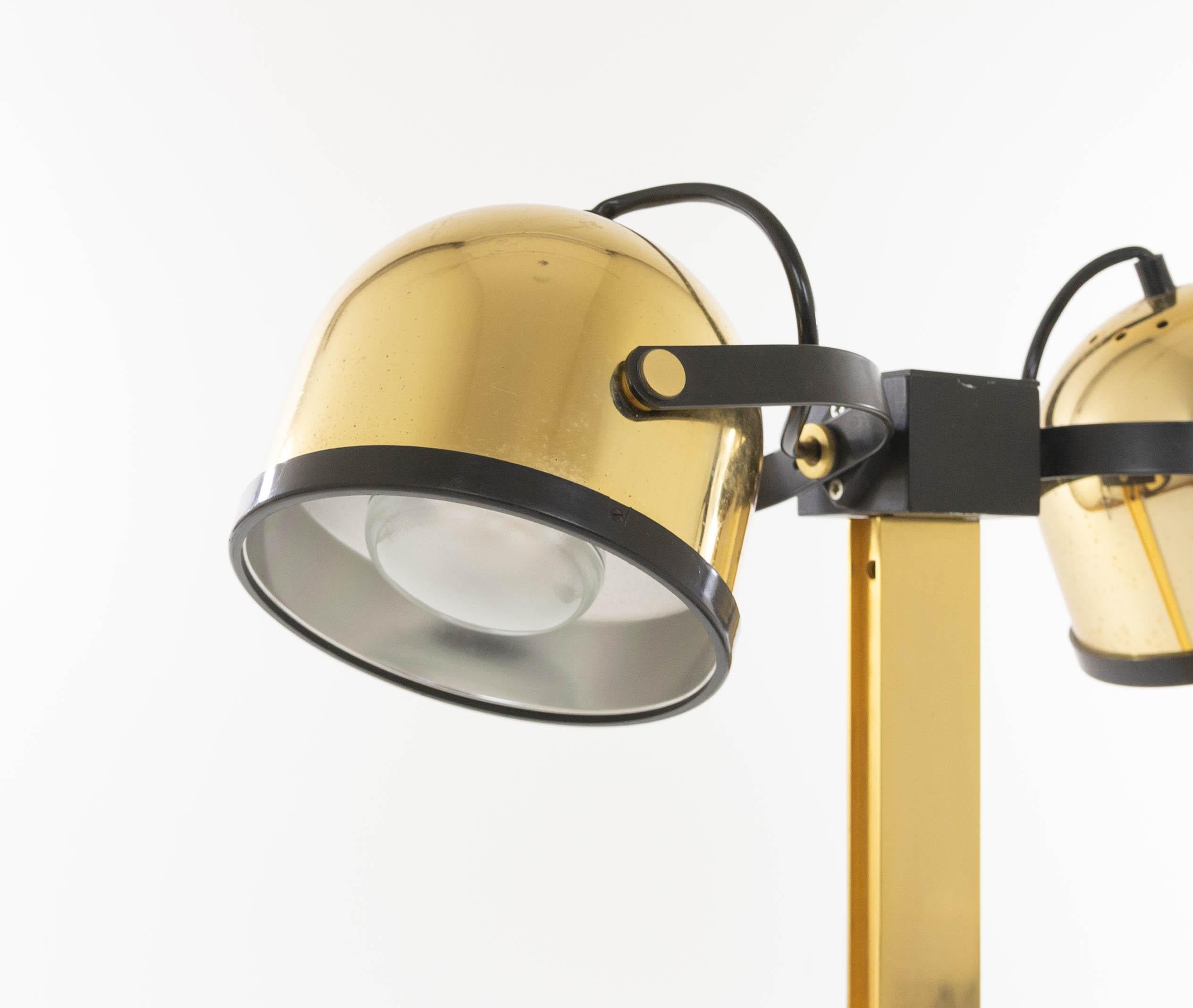 Pair of brass Trepiù table lamps by Gae Aulenti & Livio Castiglioni for Stilnovo For Sale 2