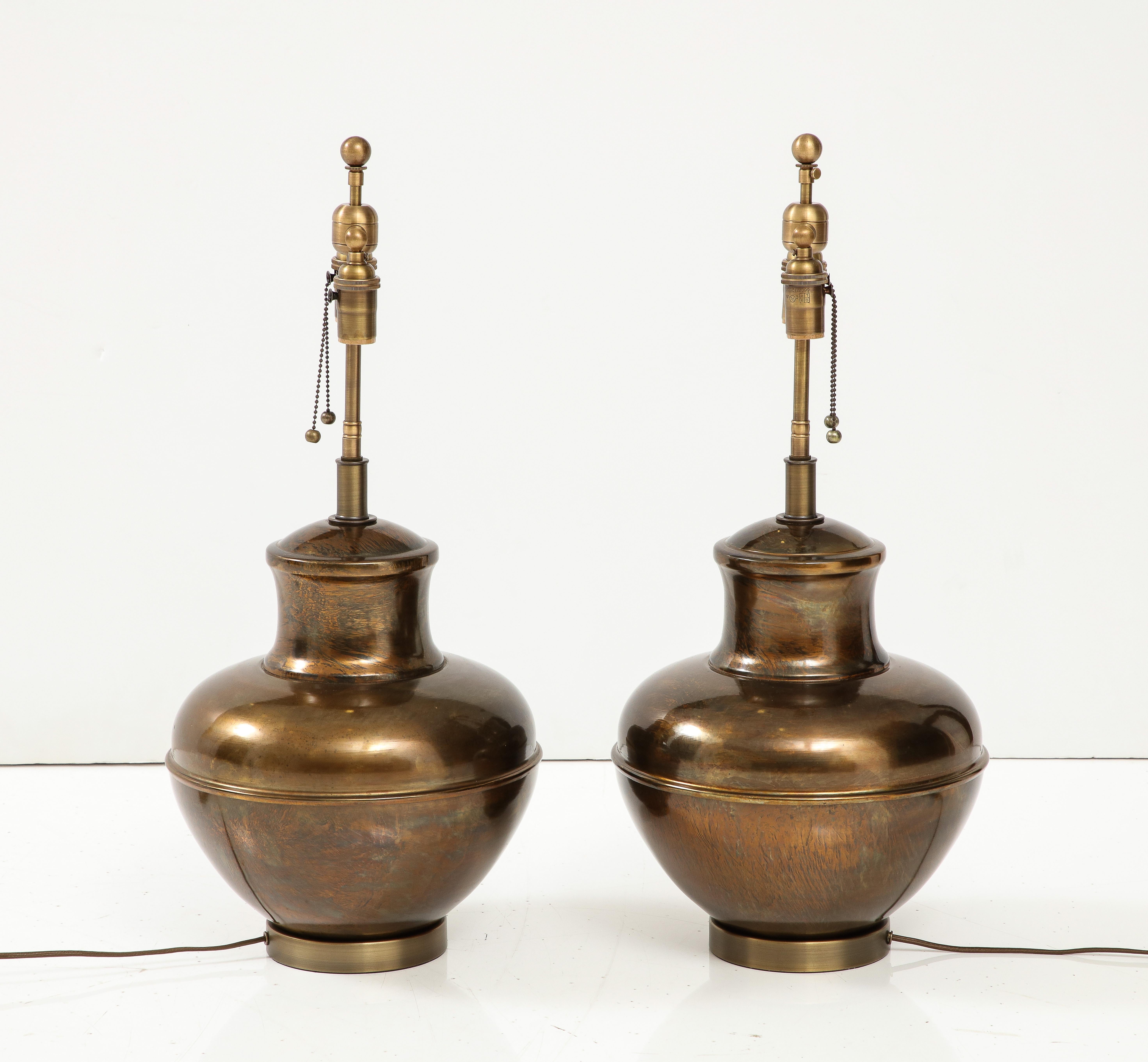 Pair of Brass Urn Shaped Lamps. In Good Condition For Sale In New York, NY