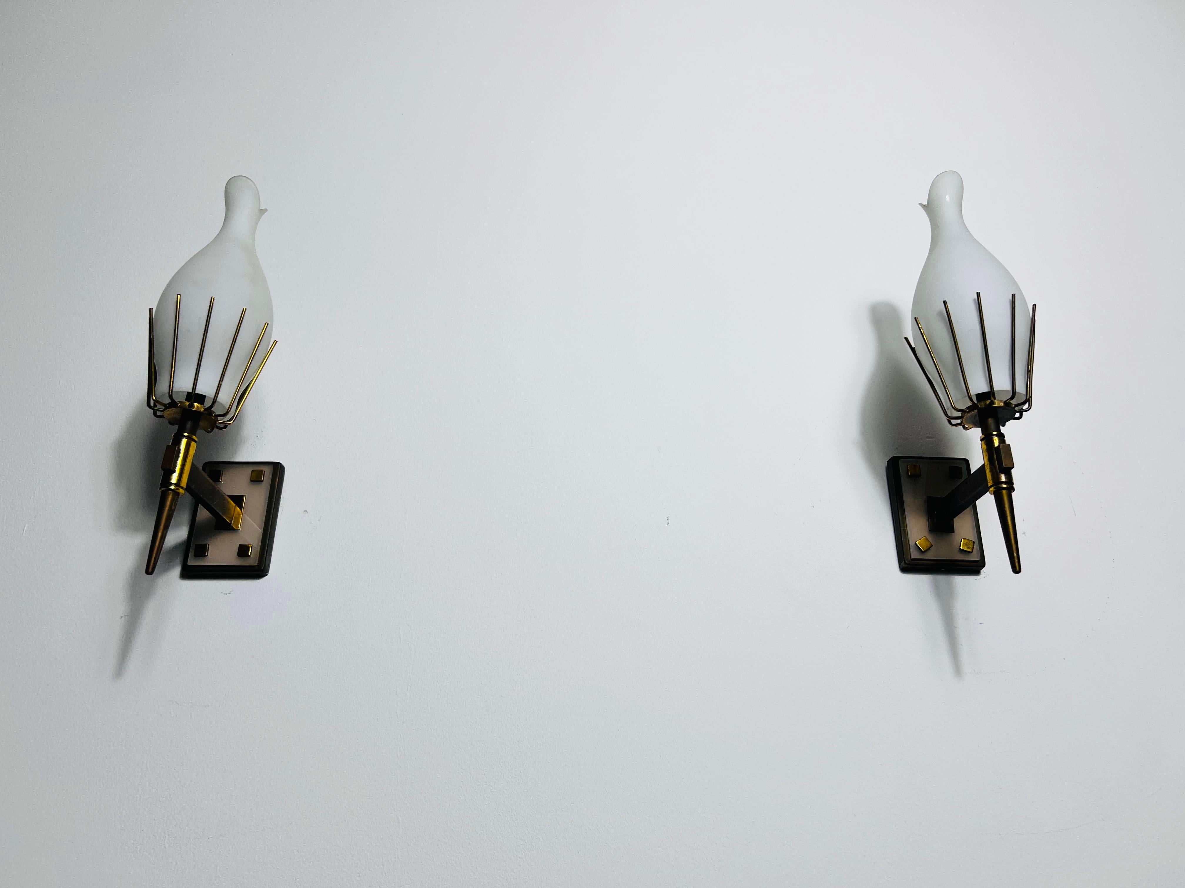 italien Paire de lampes murales en laiton attribuée à Arredoluce, Italie, années 1960 en vente