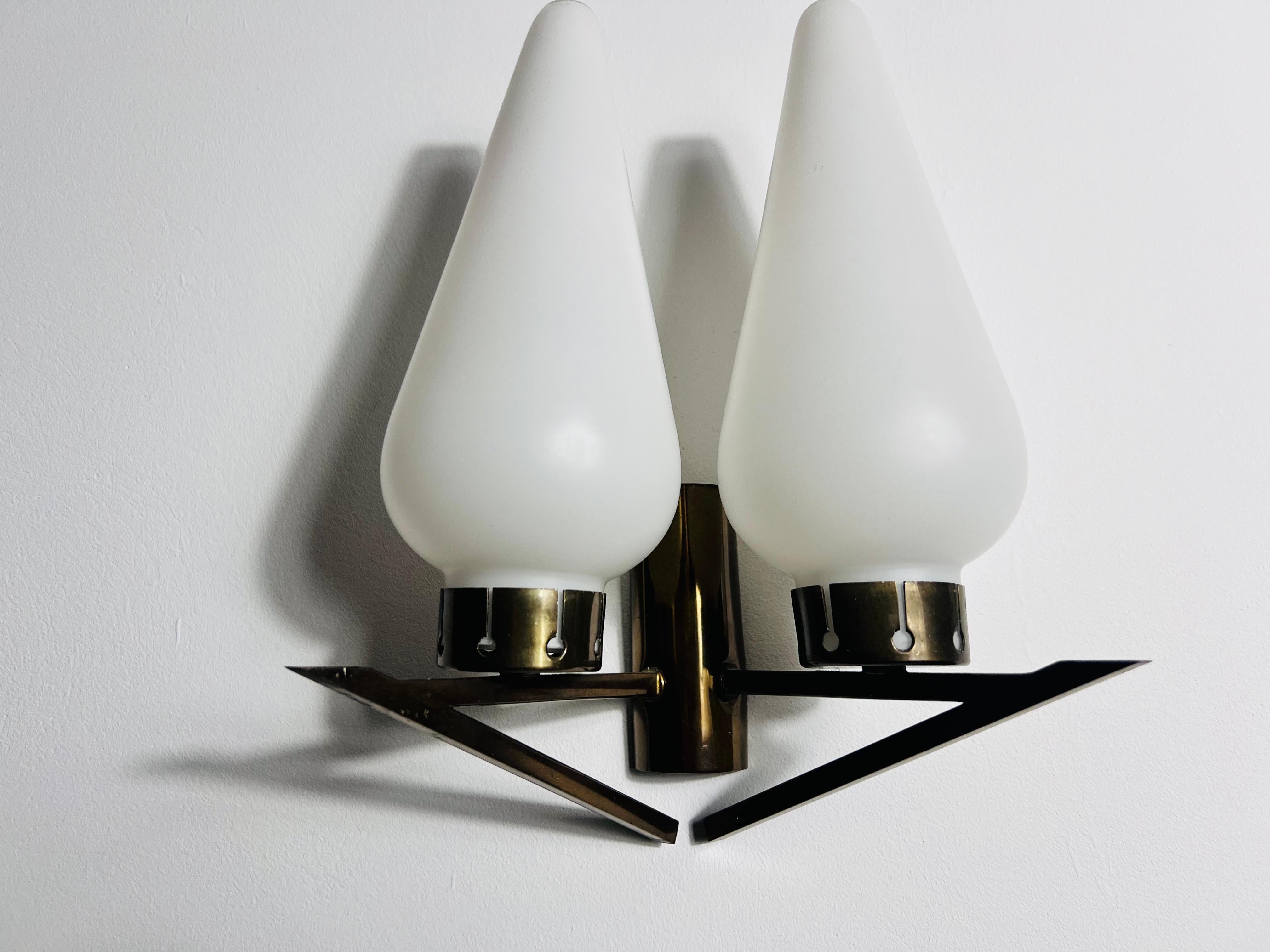 Pair of Brass Wall Lamps by Arredoluce, Italy, 1960s For Sale 5