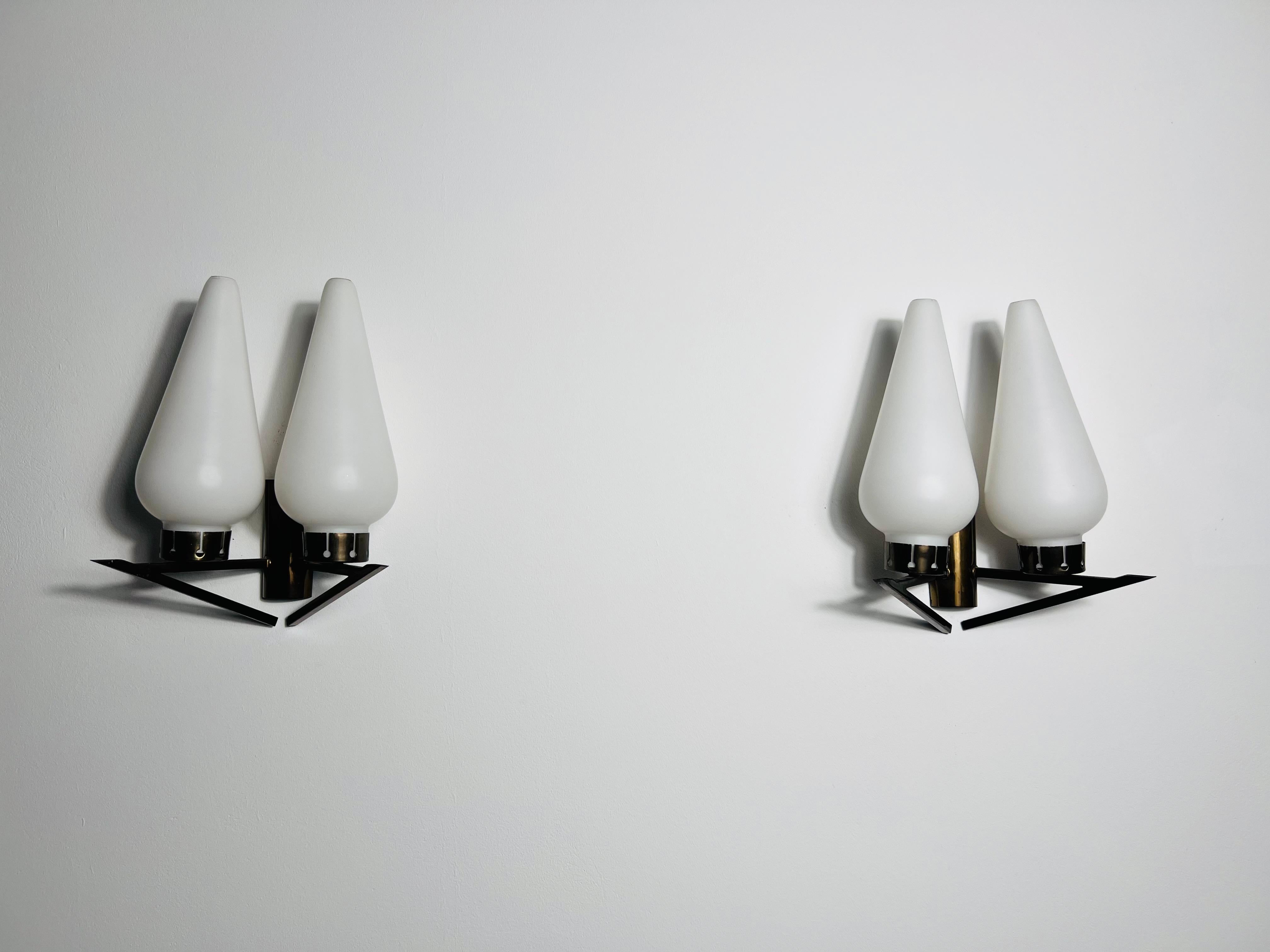 Mid-Century Modern Pair of Brass Wall Lamps by Arredoluce, Italy, 1960s For Sale