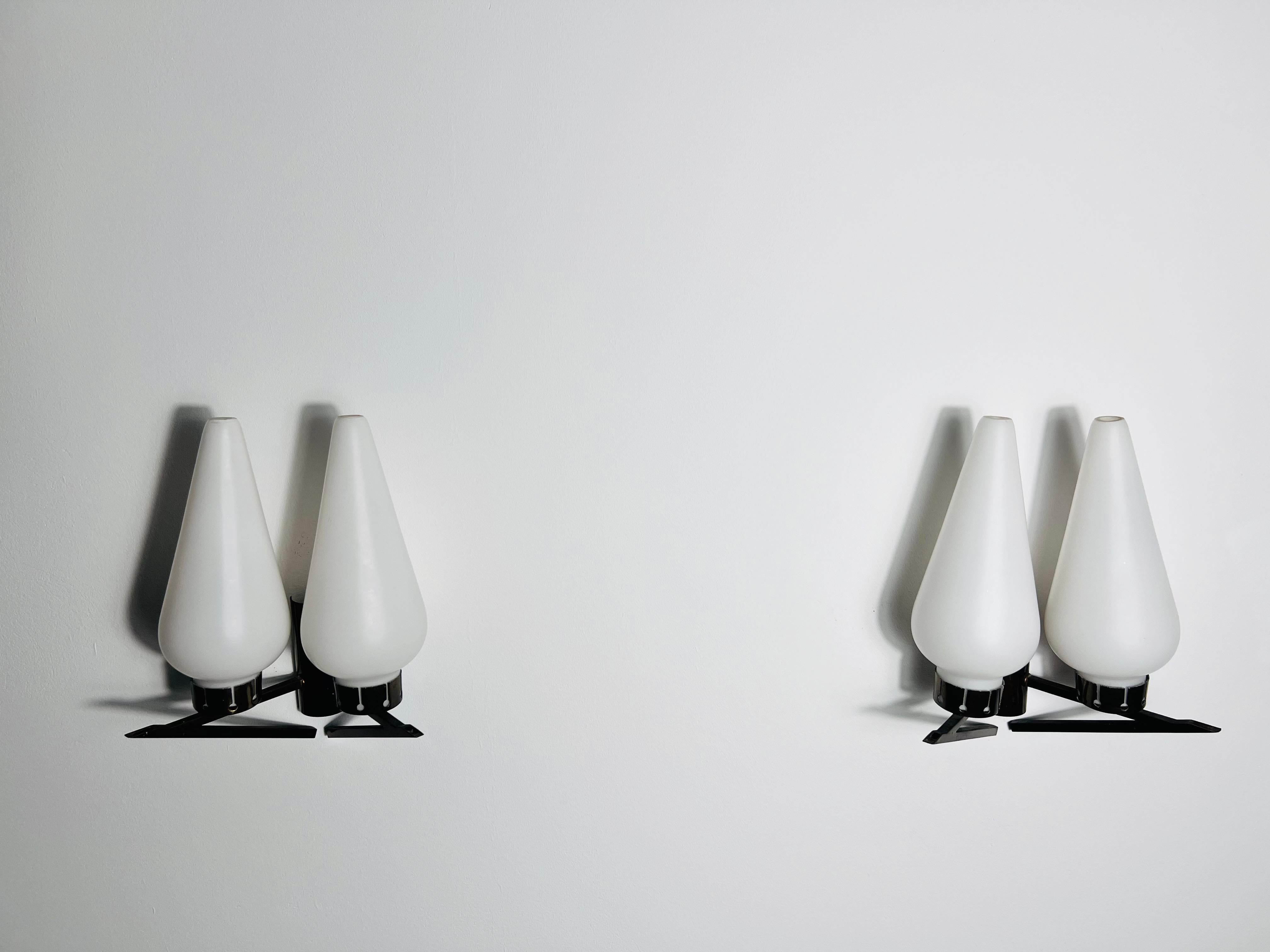 Pair of Brass Wall Lamps by Arredoluce, Italy, 1960s In Good Condition For Sale In Hagenbach, DE