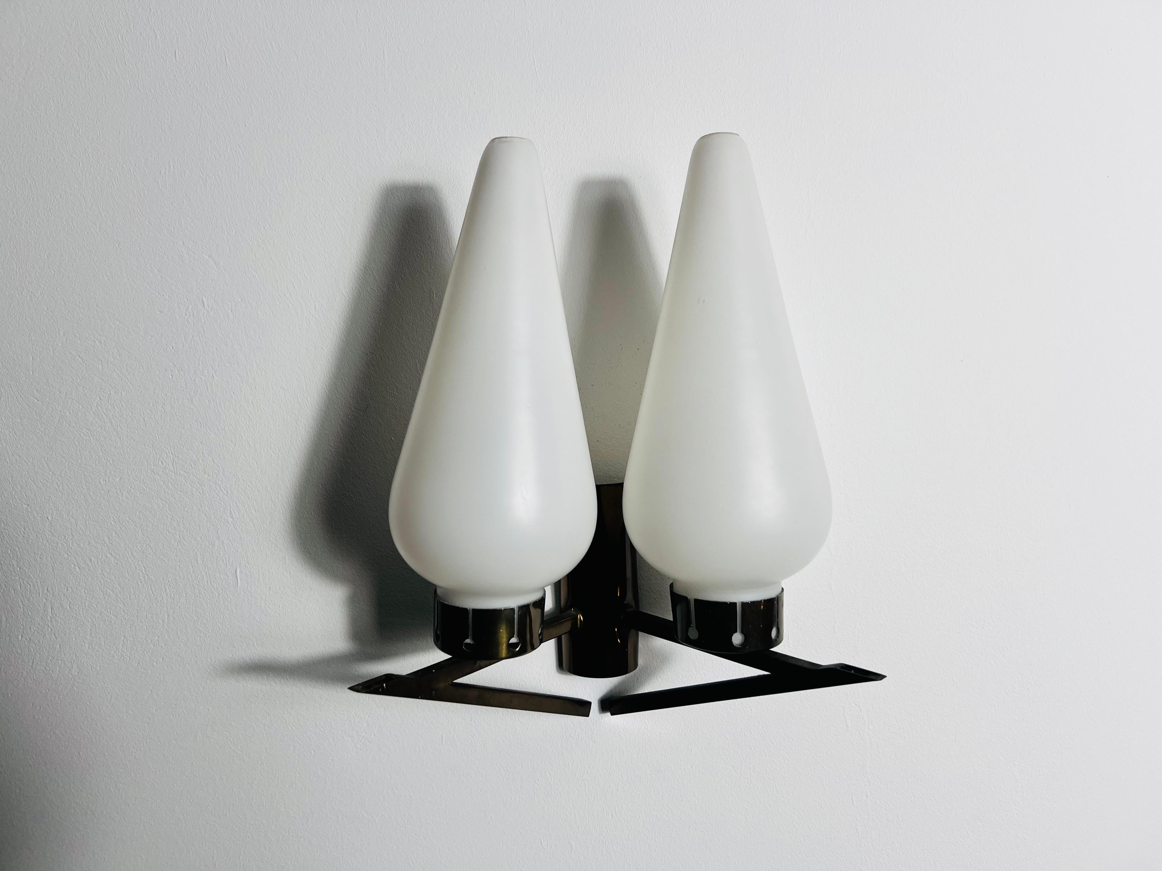 Pair of Brass Wall Lamps by Arredoluce, Italy, 1960s For Sale 3