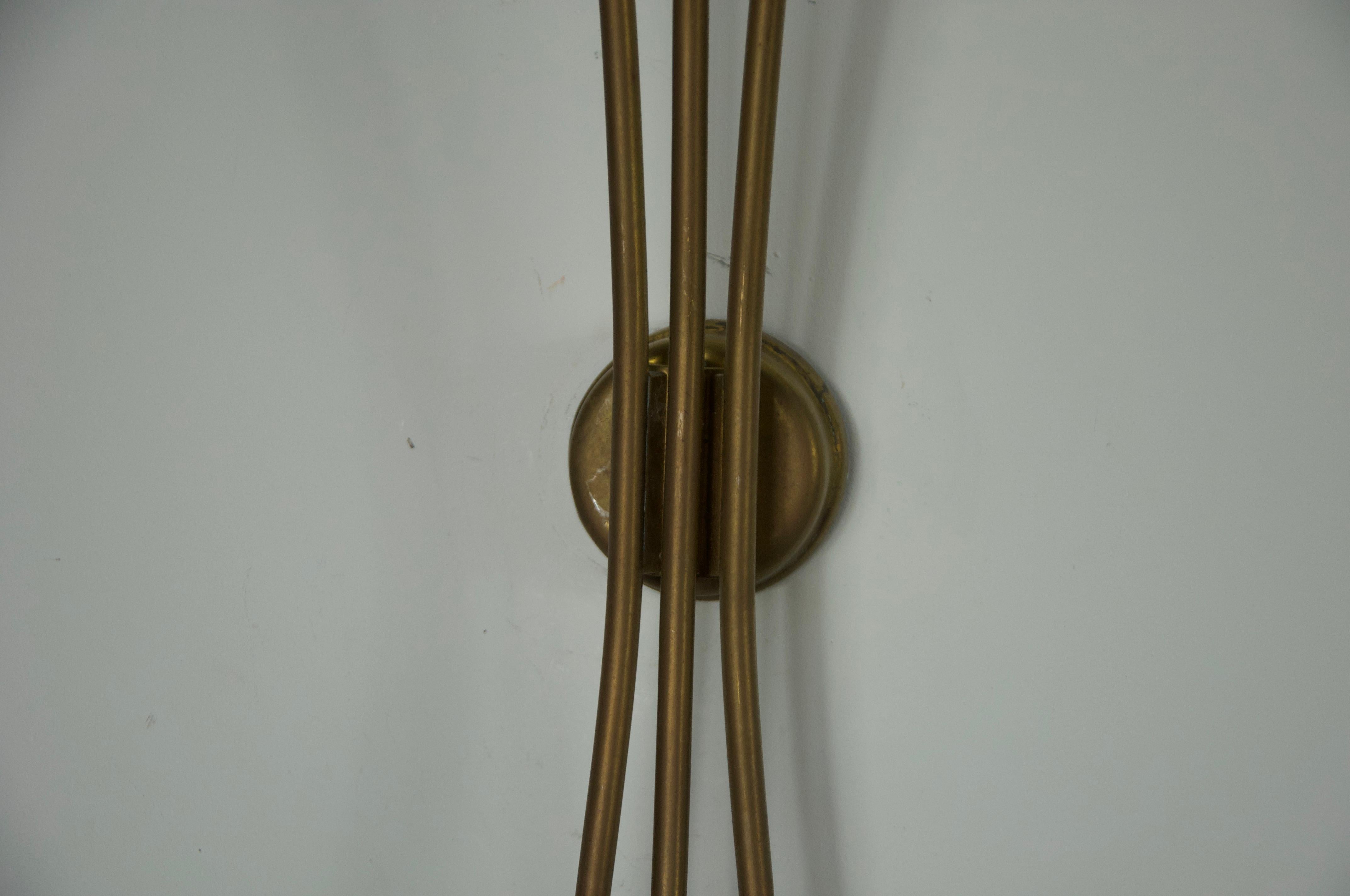 Paire de lampes murales en laiton Oscar Torlasco, Italie, années 1960 en vente 3