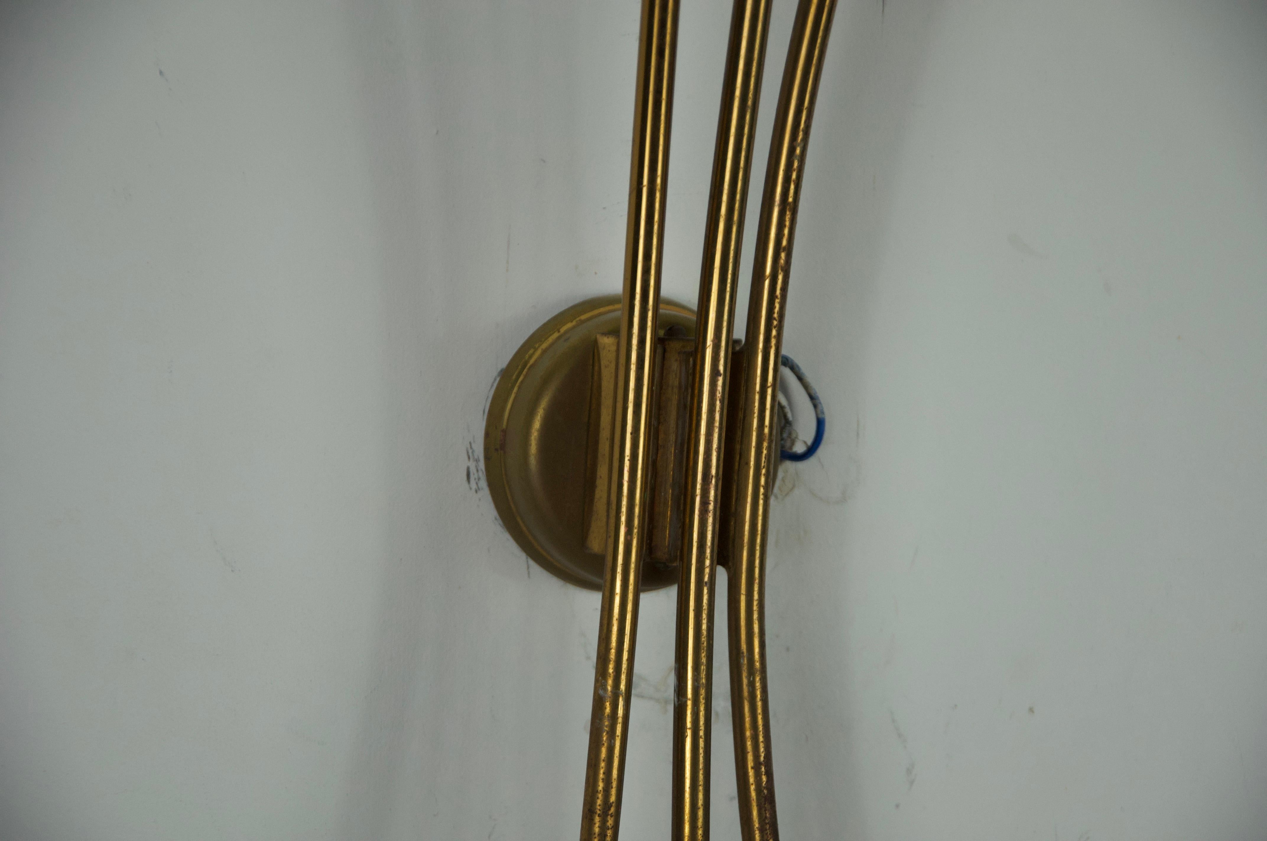 Paire de lampes murales en laiton Oscar Torlasco, Italie, années 1960 en vente 4