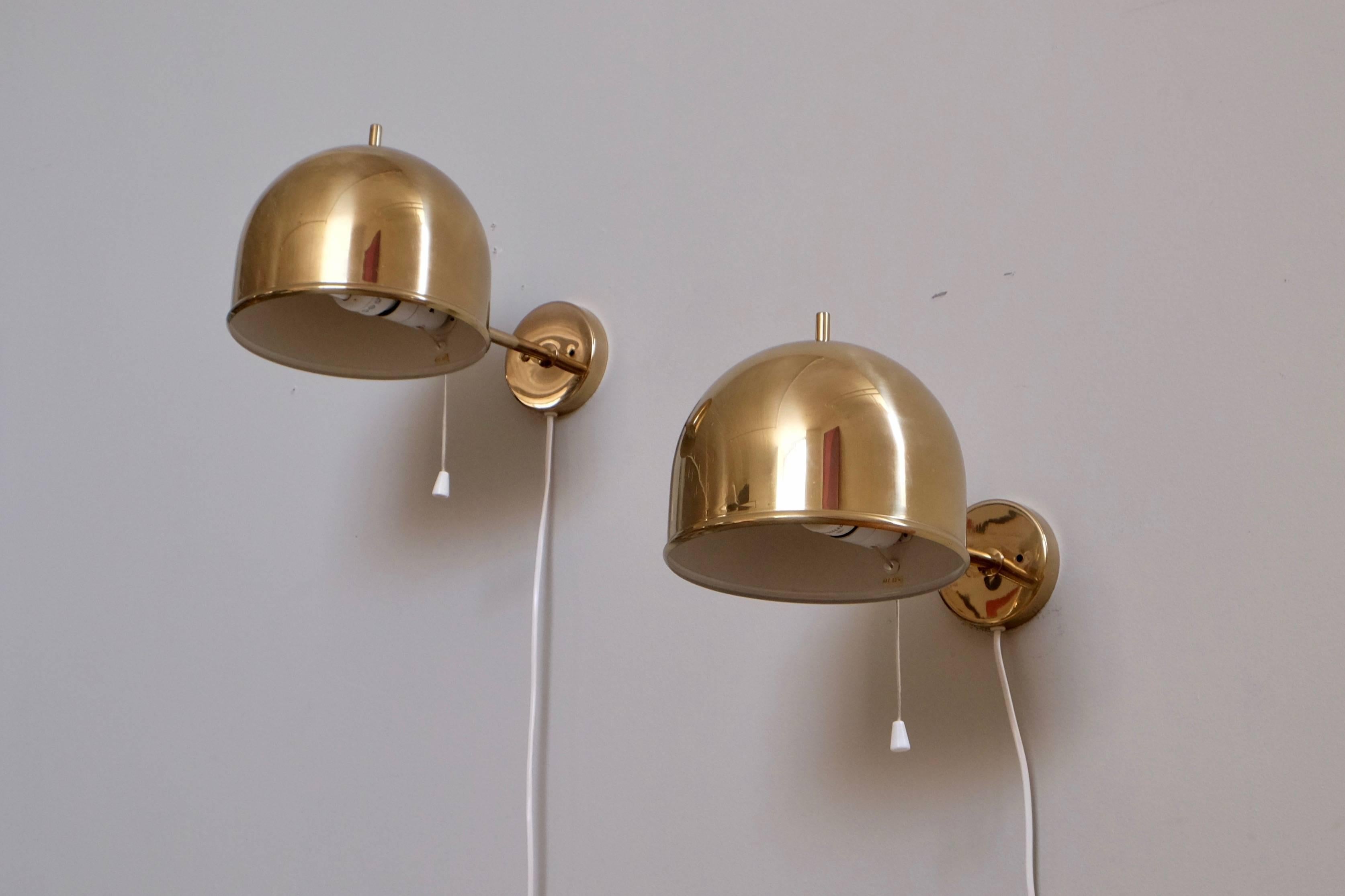 Pair of Brass Wall Lamps, Model G-075, Bergboms, Sweden, 1960s In Good Condition For Sale In Stockholm, SE