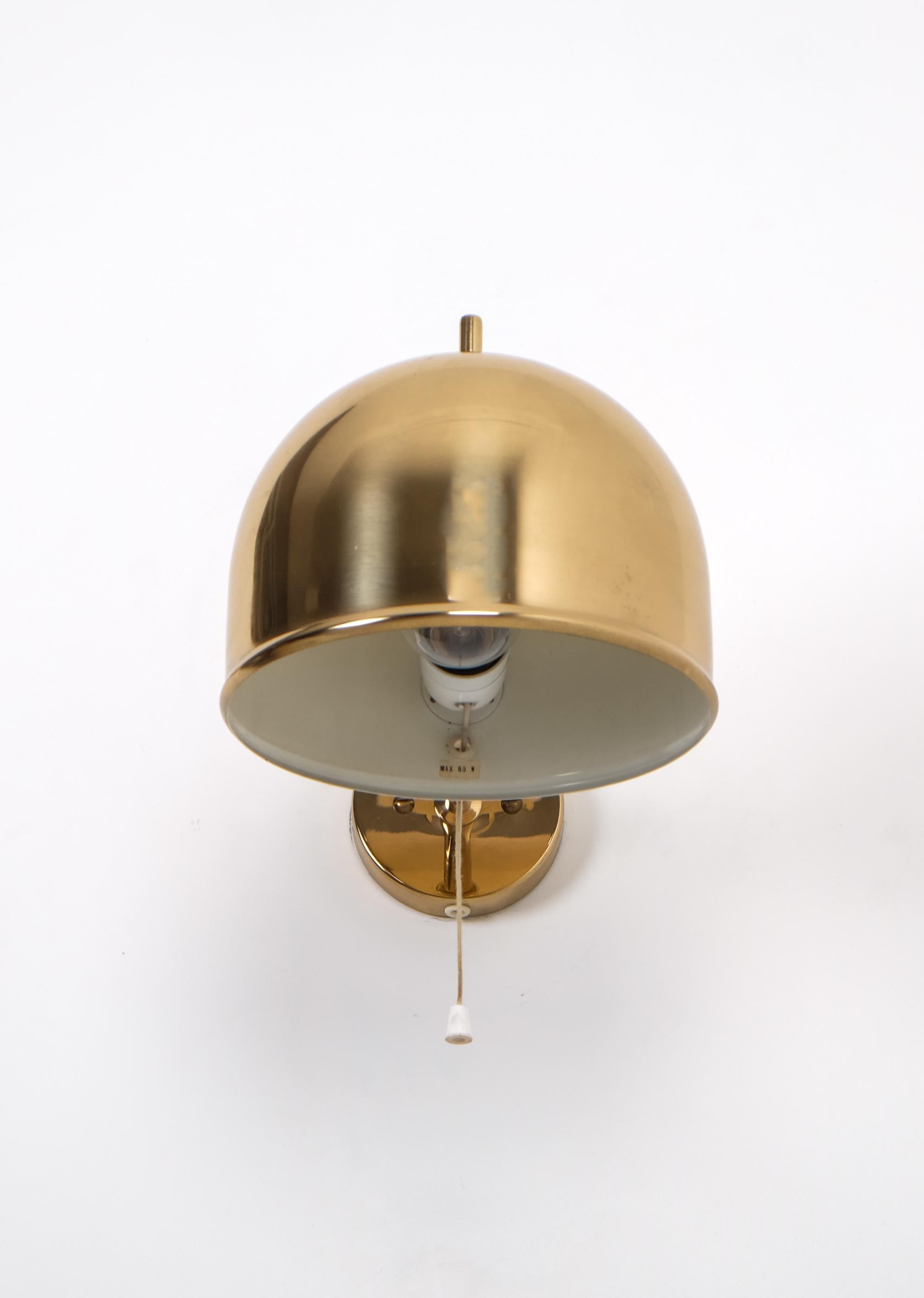 Coppia di lampade da parete in ottone, modello V.I.I., Bergboms, Svezia, anni '60 in vendita 1