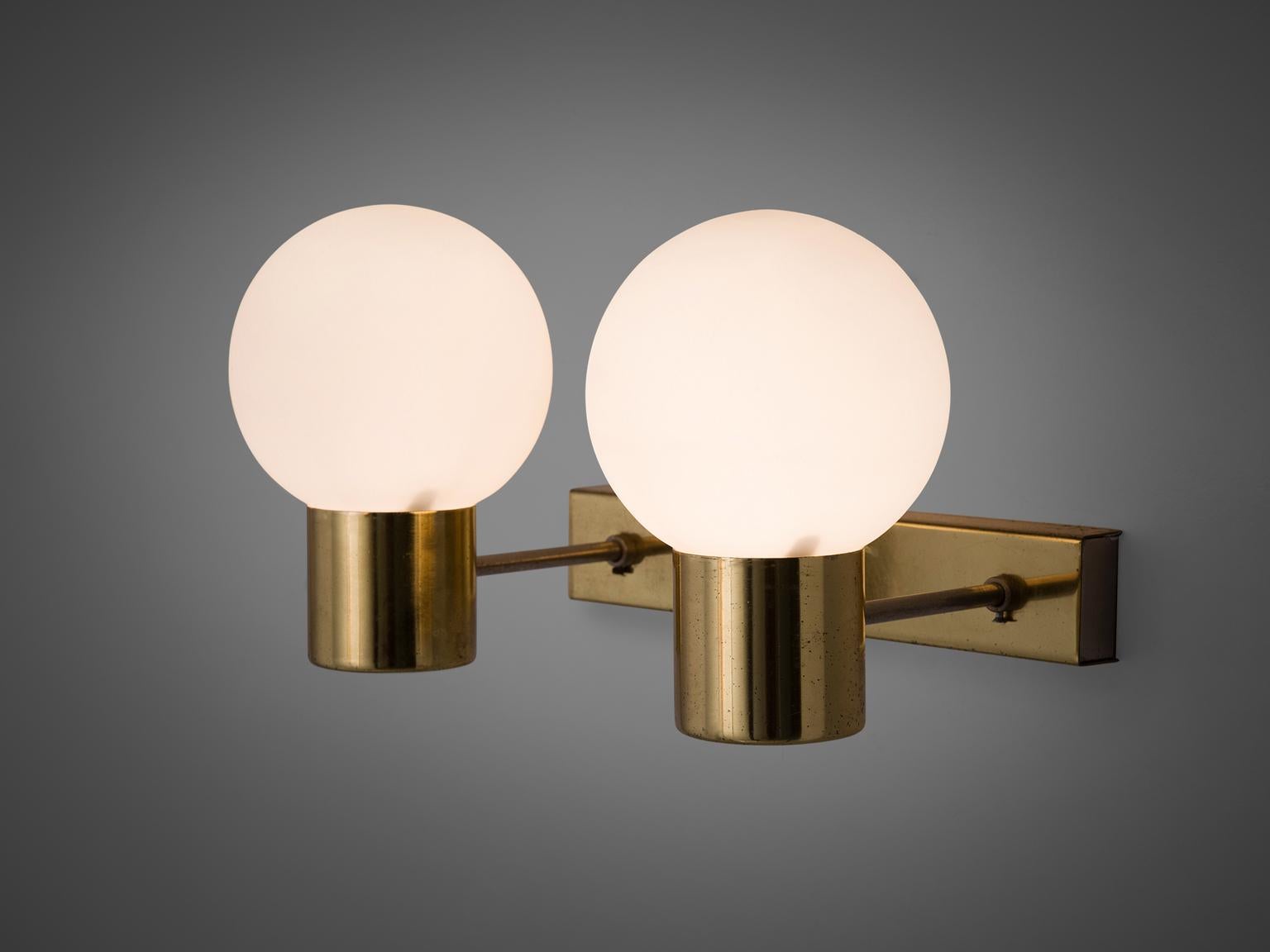 Pair of Brass Wall Lights, 1960s (Moderne der Mitte des Jahrhunderts)