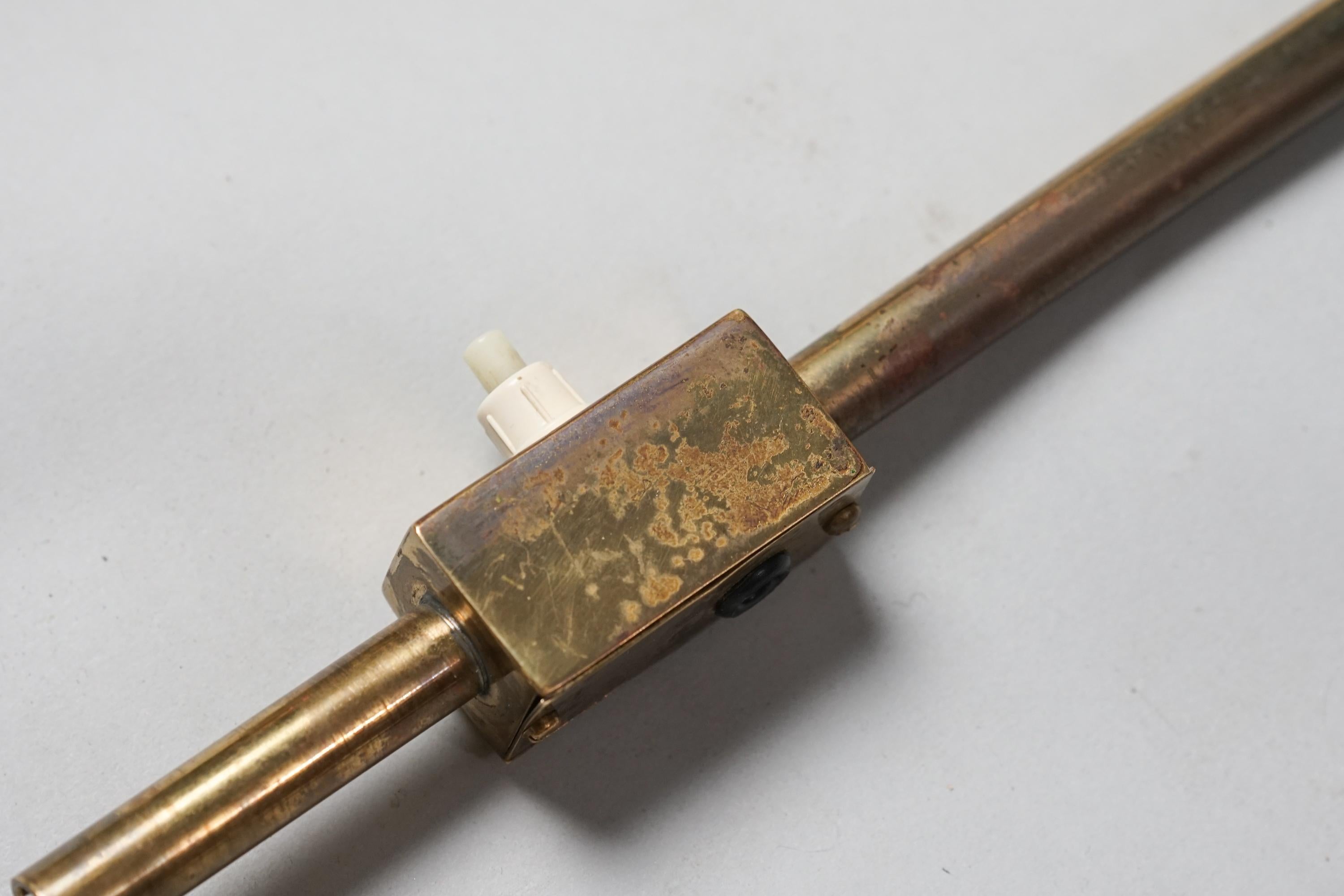 Pair of Brass Wall Lights Model 9459, Paavo Tynell, Taito Oy, 1960s In Good Condition In Helsinki, Uusimaa