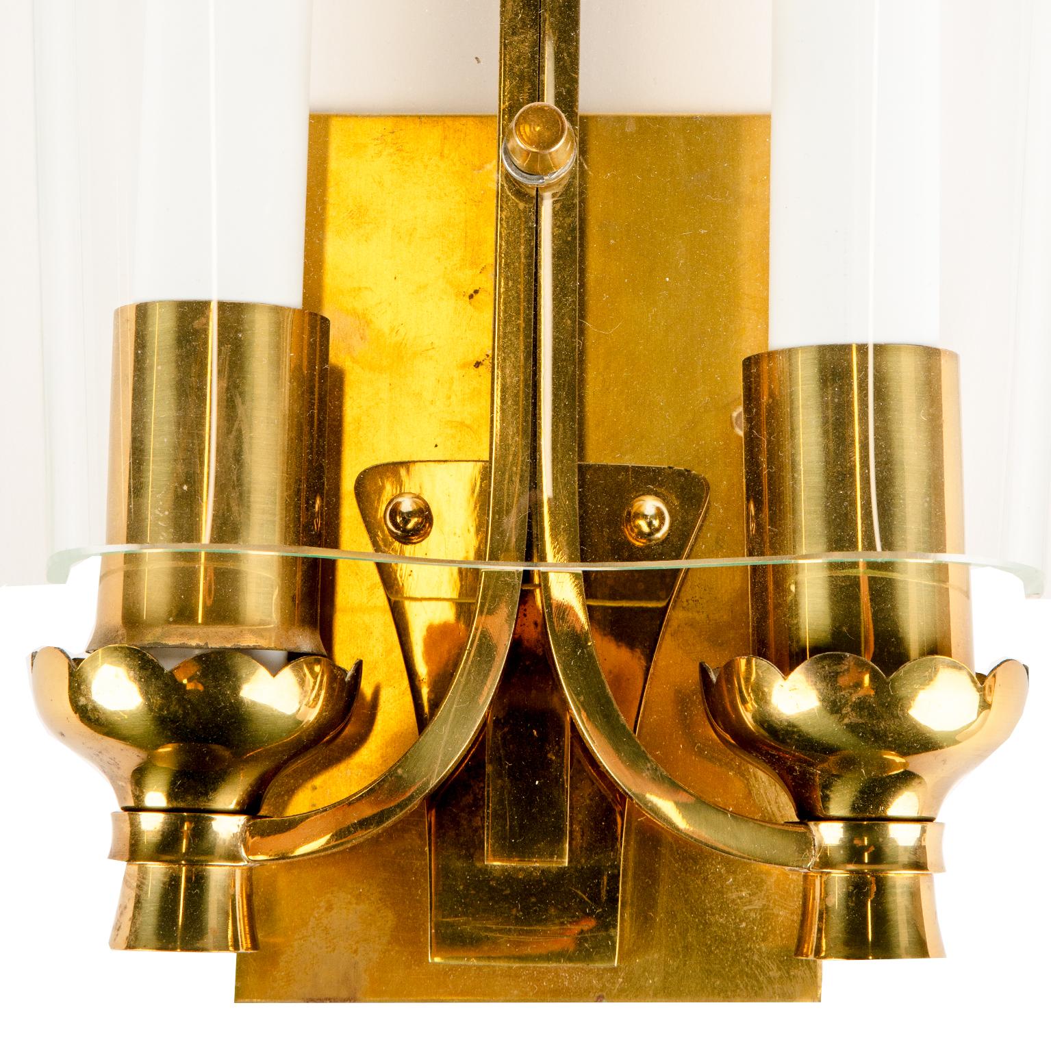 Mid-Century moderno Coppia di appliques in ottone di Pietro Chiesa per Fontana Arte in vendita