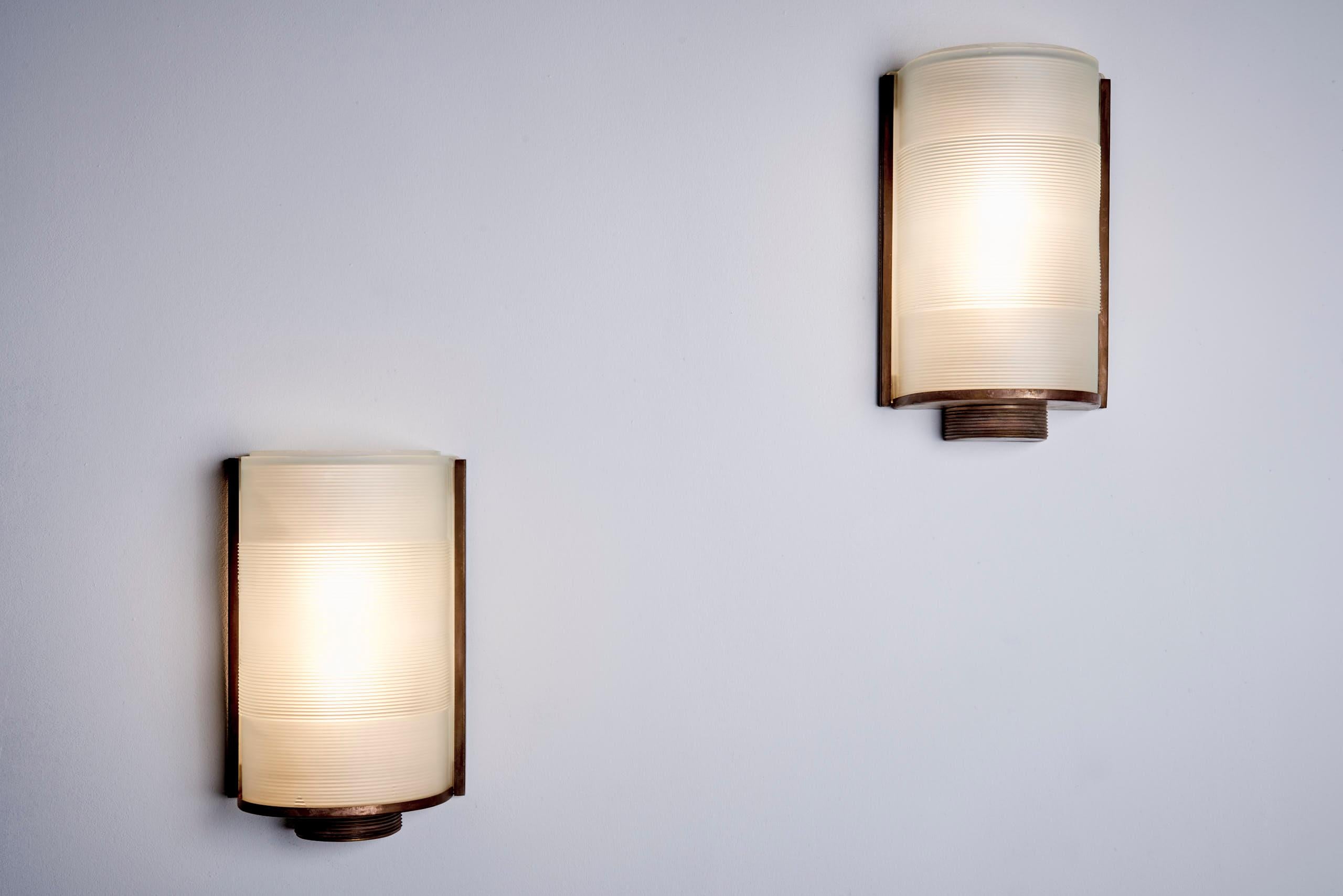 Pair of Brass Wall Sconces Italy. 1950s mediados del siglo XX en venta