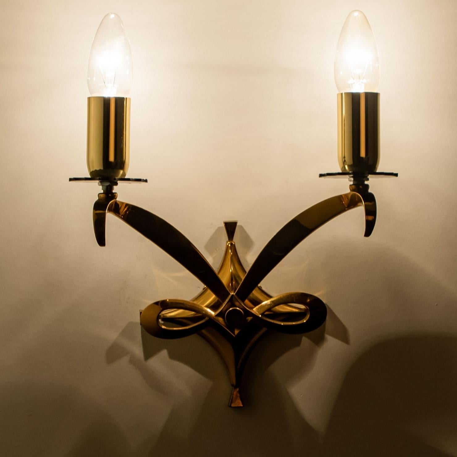 Coppia di lampade da parete in ottone, Leleu, 1960 in vendita 3