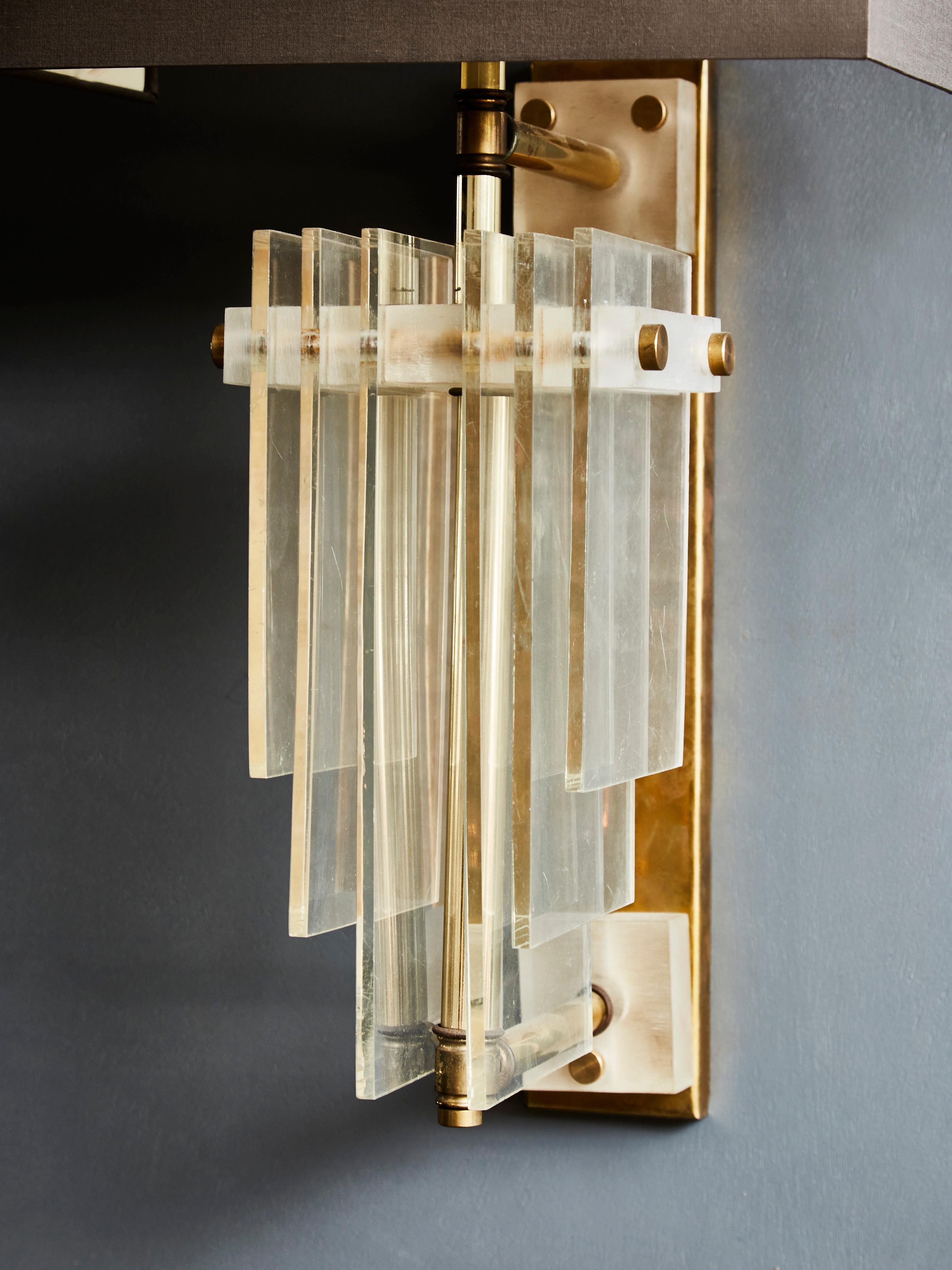 Mid-Century Modern Pair of Brass Wall Sconces with Rectangular Shades and Plexiglass For Sale