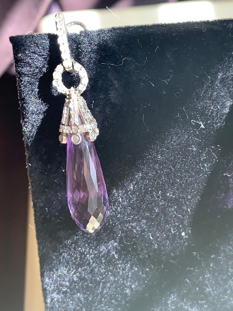 Par de pendientes de amatista brasileña y diamantes Corte Briolette en venta