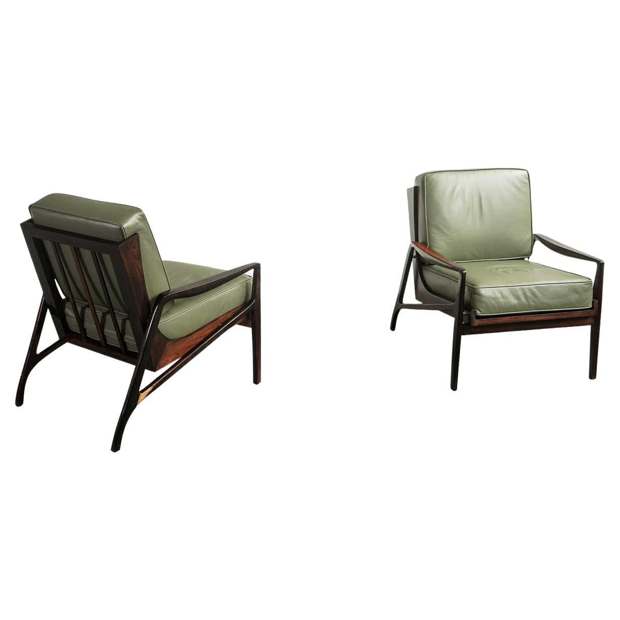 Paire de fauteuils et canapés brésiliens par Liceu De Artes e Officios, milieu du siècle dernier