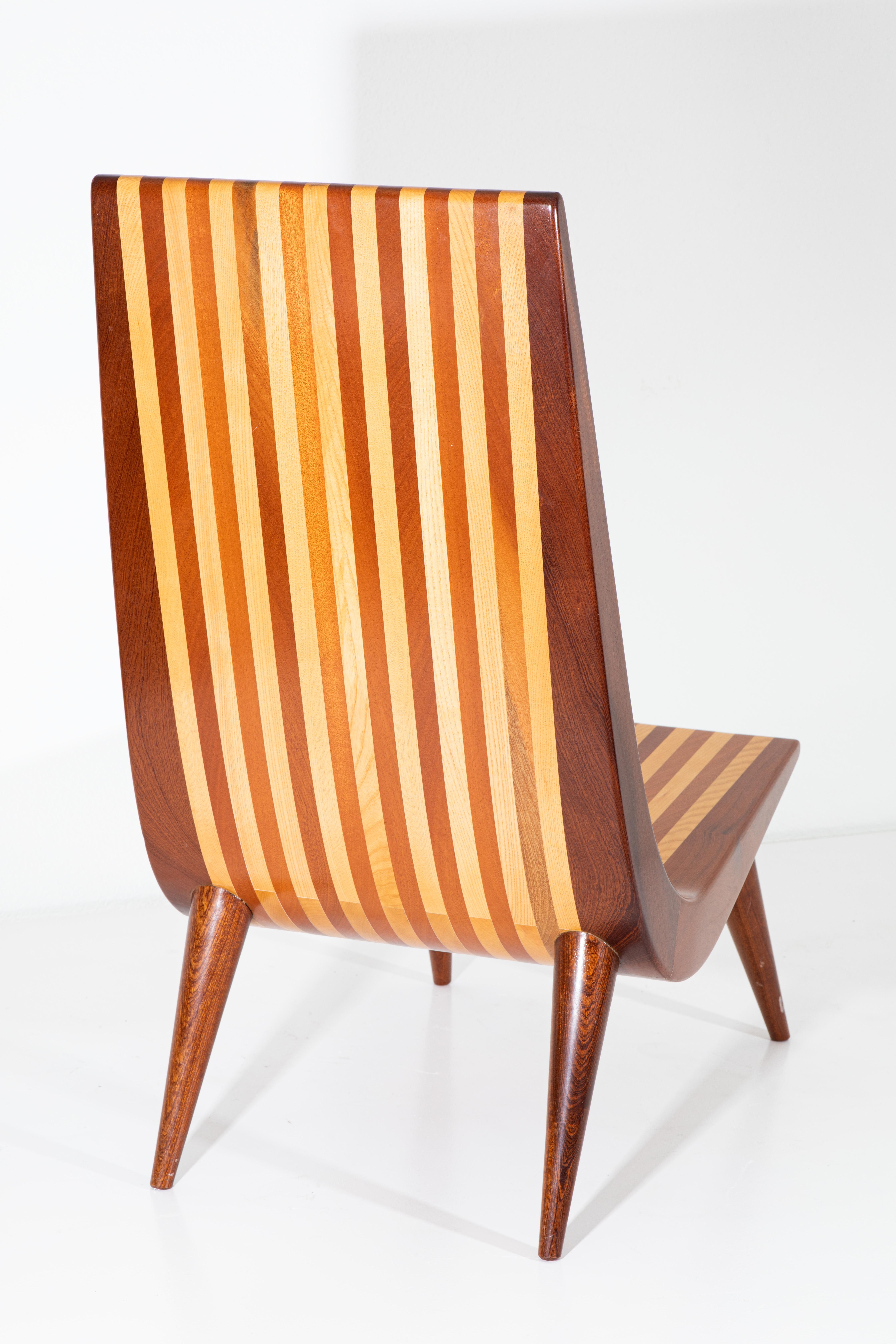 Bois Paire de fauteuils brésiliens en vente