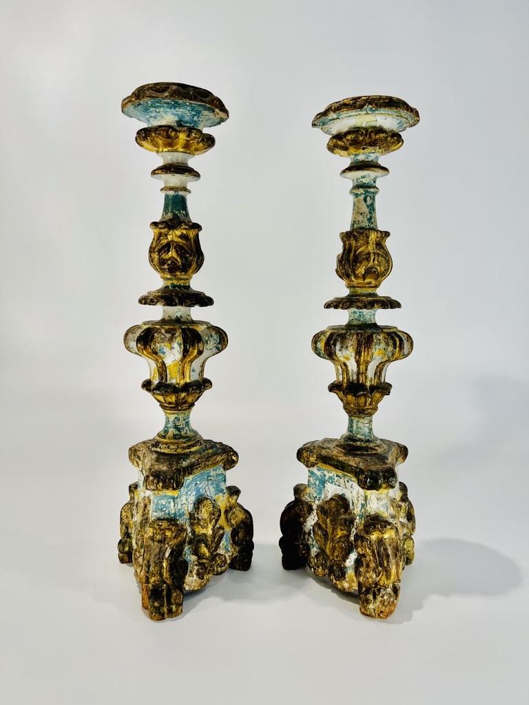 Incredible and original pair of brazilian candlesticks in wood polychomed circa 1800.