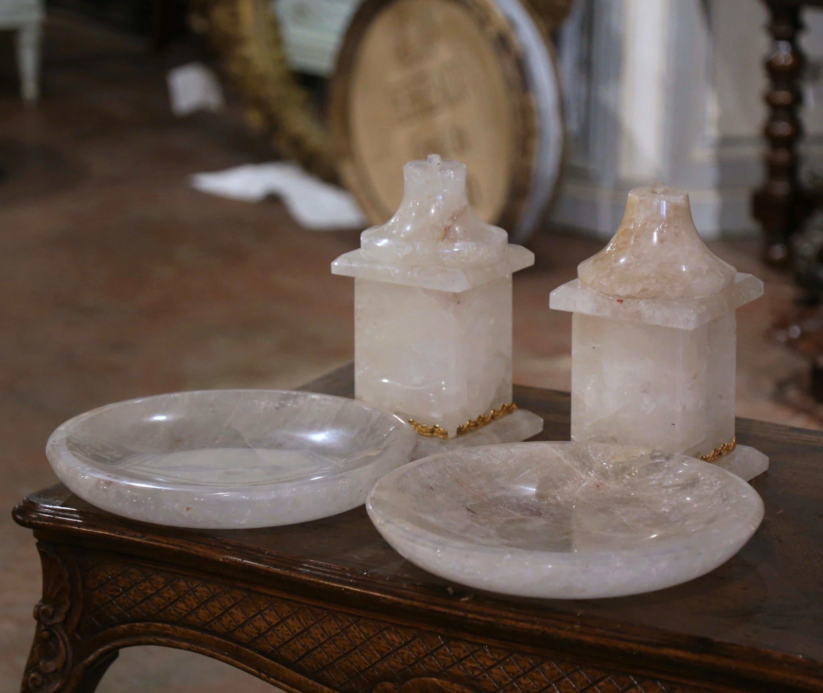 Laiton  Paire de centres de table en cristal de roche sculpté brésilien avec bol pivotant en vente