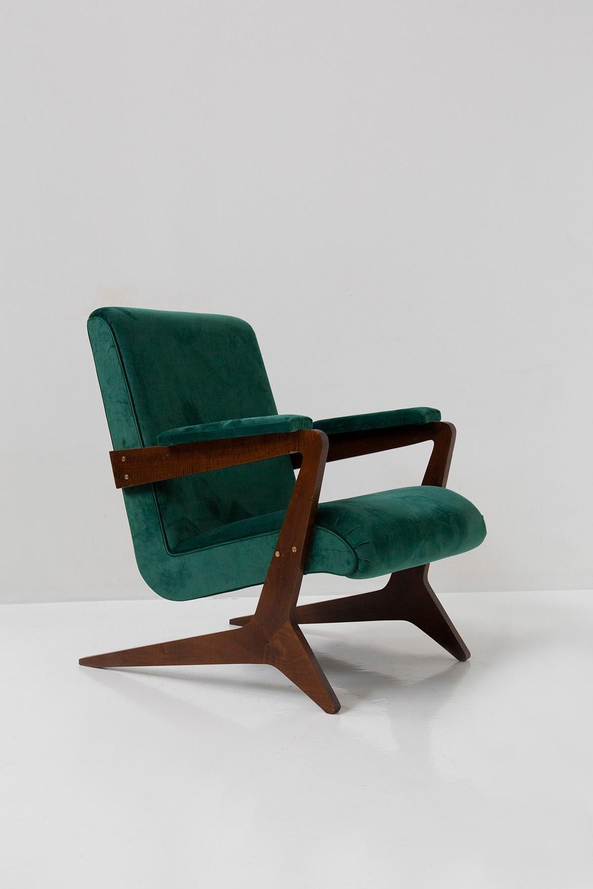 Mid-Century Modern Pair of Brazilian green velvet armchairs, 20th century For Sale