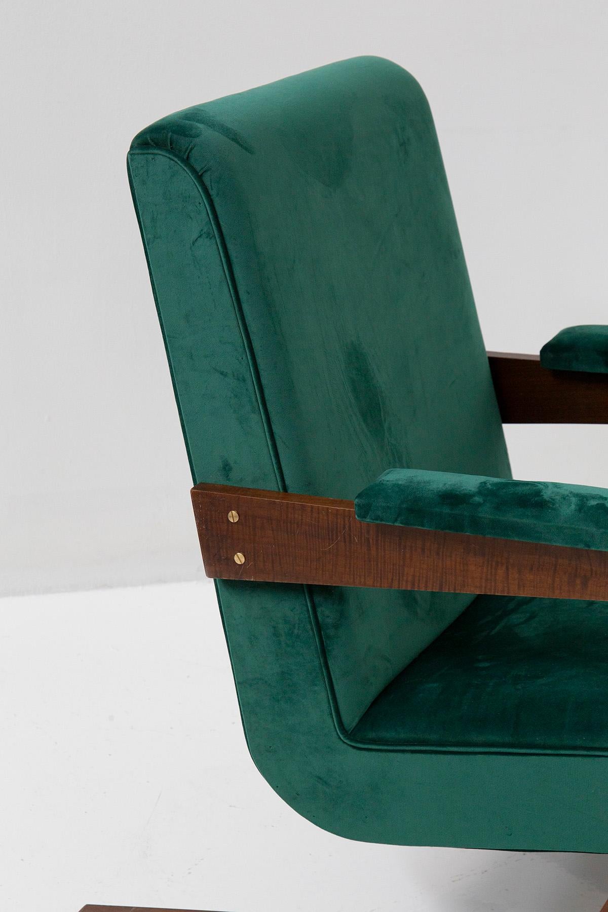 Paar brasilianische Sessel aus grünem Samt, 20. Jahrhundert (Holz) im Angebot