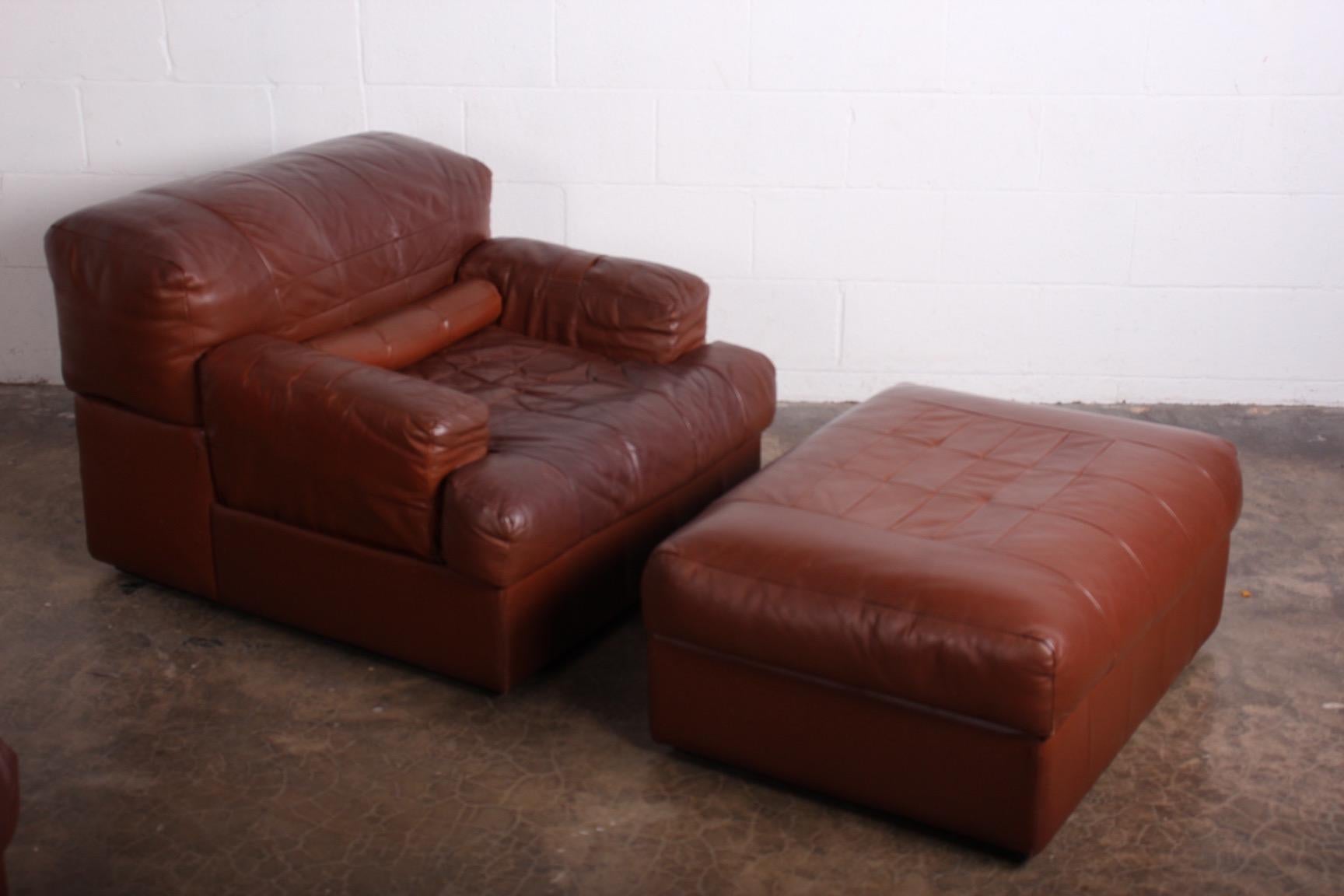 Pair of Brazilian Leather Lounge Chairs and Ottomans by Pervical Lafer 9