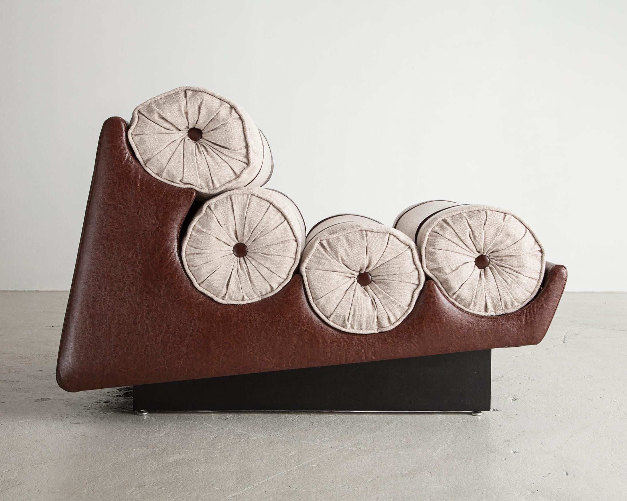 Paire de chaises longues brésiliennes Bon état - En vente à New York, NY