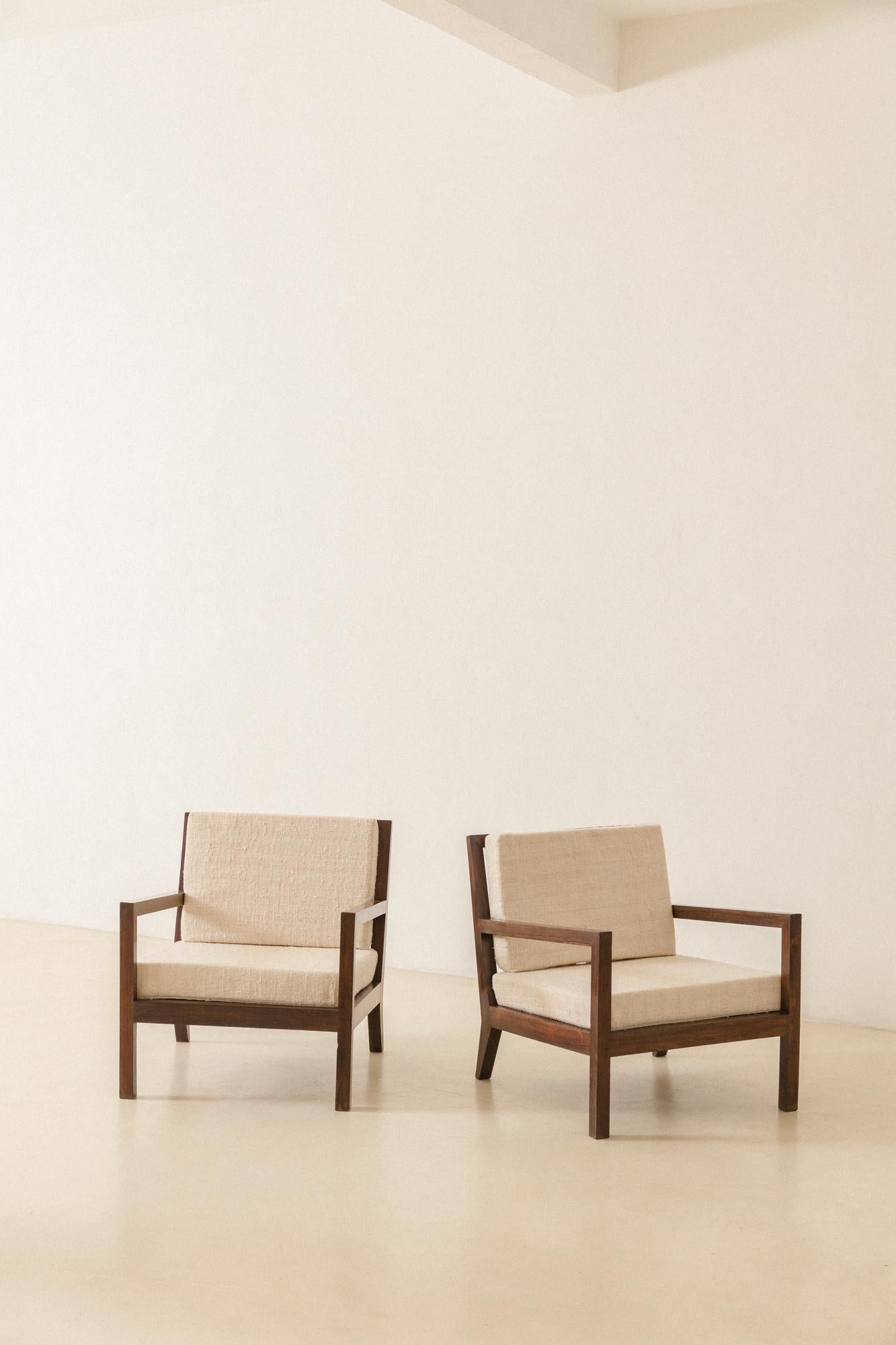 Mid-17th Century Pair of Brazilian Midcentury Armchairs, Unknown Designer, Solid Rosewood, 1960s For Sale