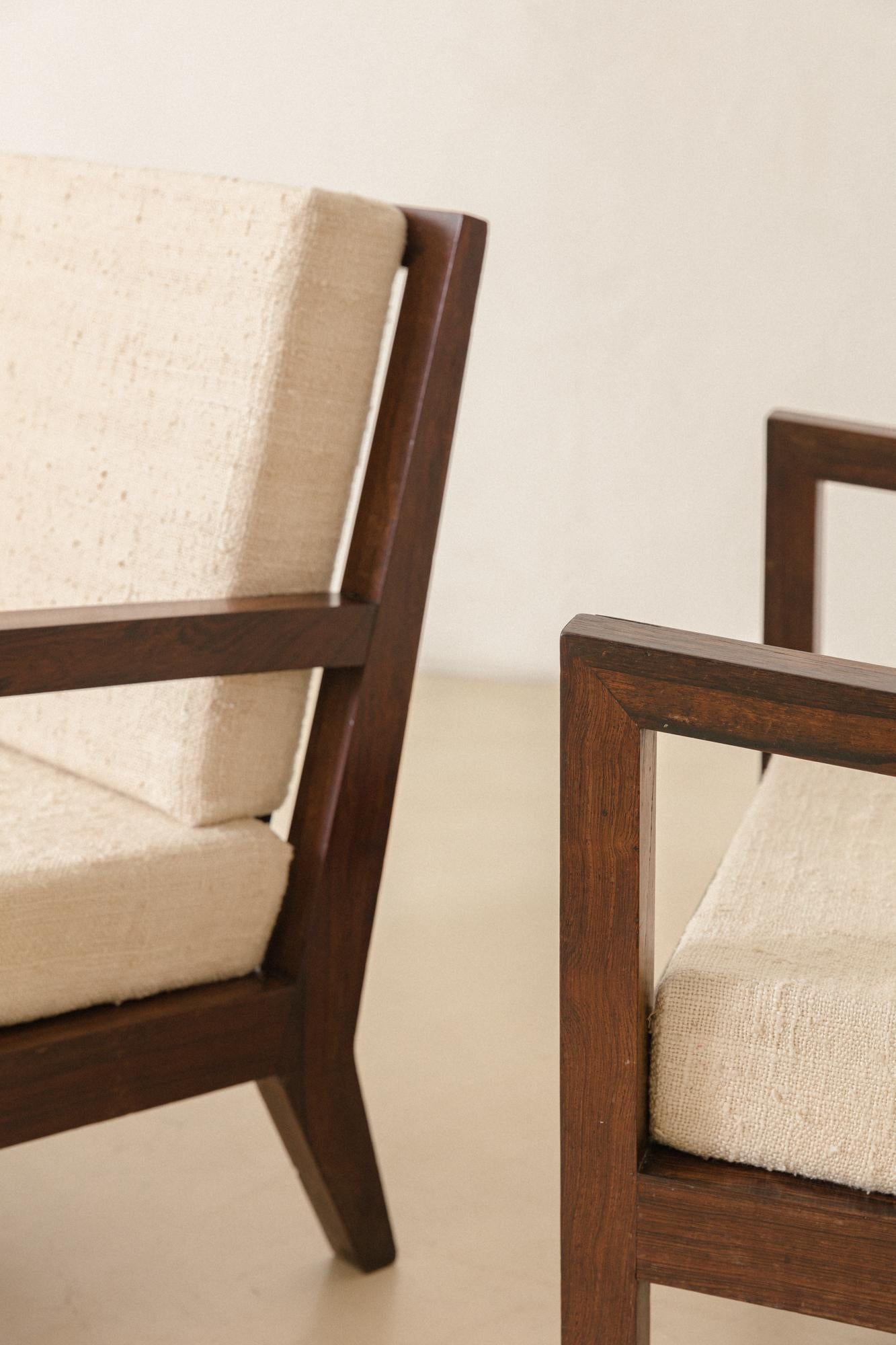 Paire de fauteuils brésiliens du milieu du siècle dernier en bois de rose massif, designer inconnu, années 1960 en vente 2