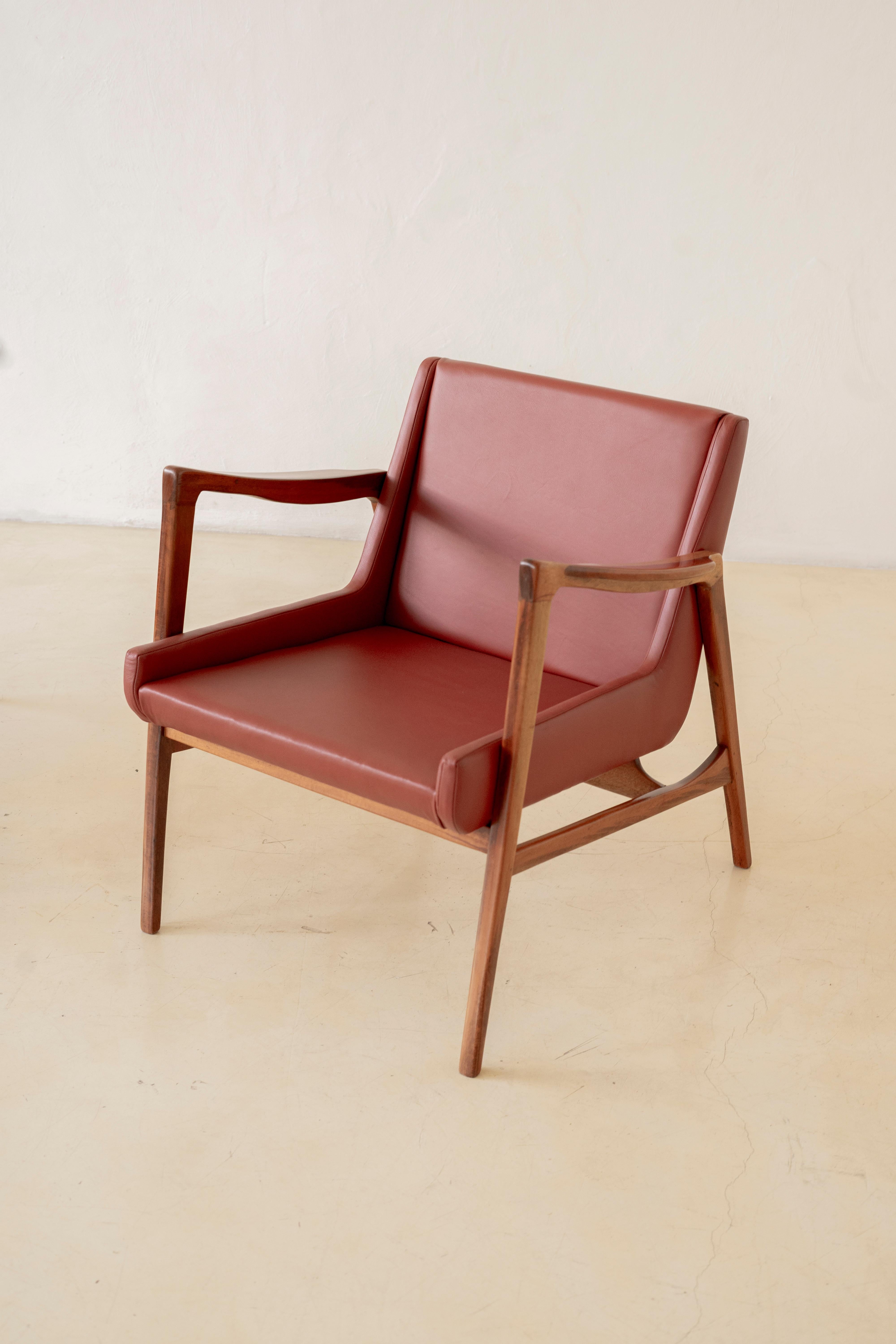 Pair of Brazilian Midcentury Modern Armchairs, Unknown Designer, 1960s For Sale 7