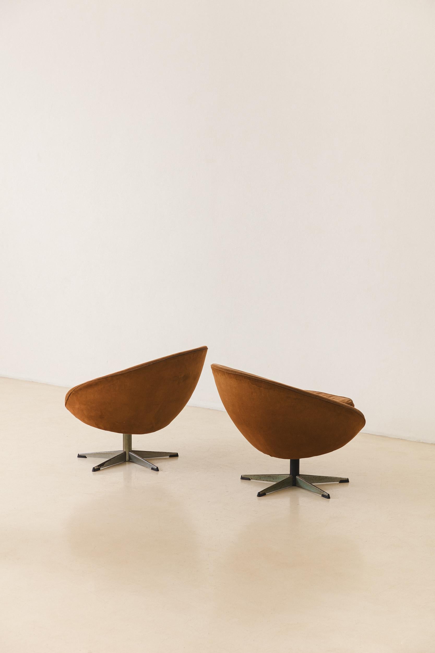 Mid-Century Modern Pair of Brazilian Midcentury Modern Armchairs, Unknown Designer, 1960s For Sale