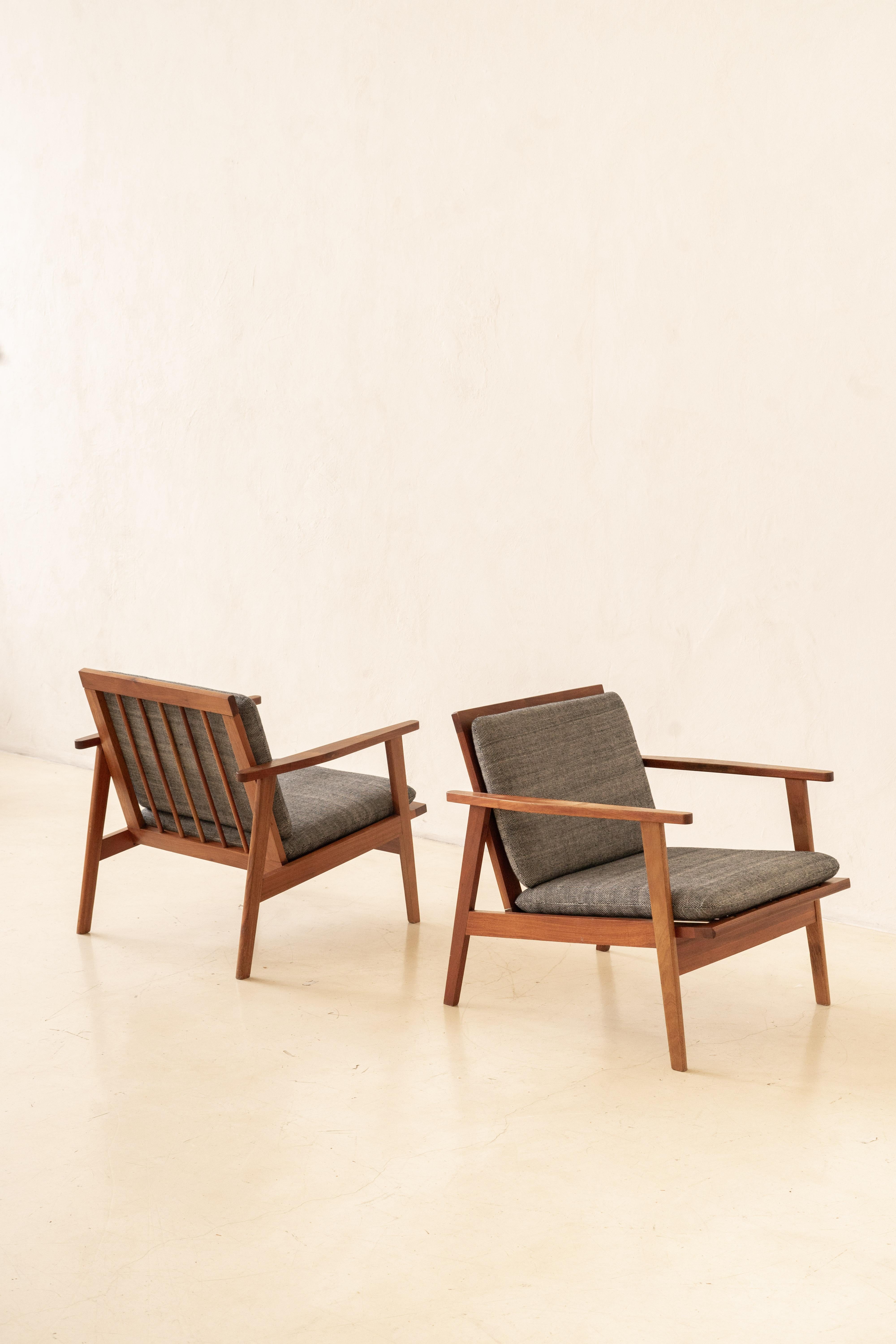 Pair of Brazilian Midcentury Modern Armchairs, Unknown Designer, 1960s In Good Condition For Sale In New York, NY