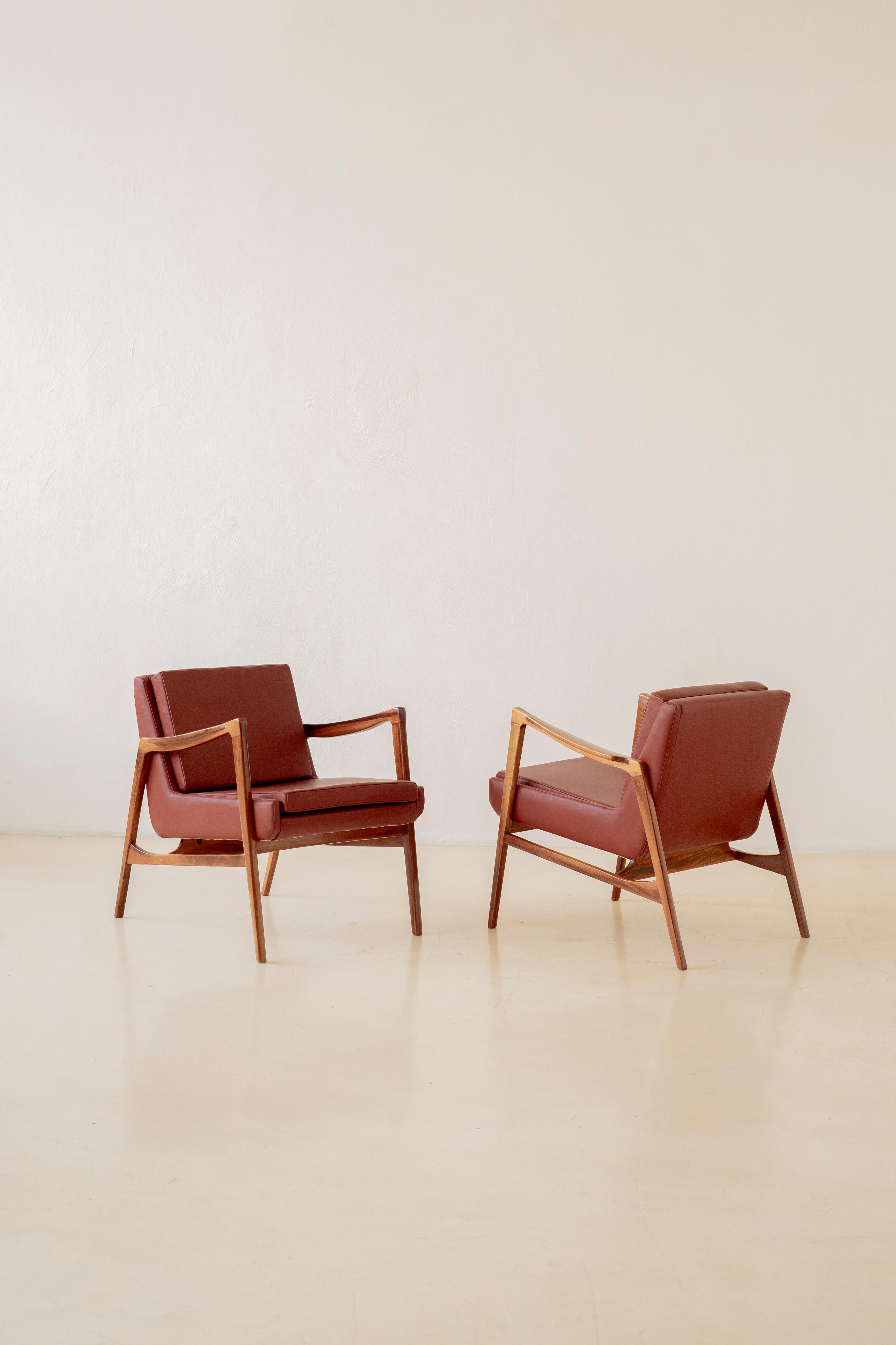 Pair of Brazilian Midcentury Modern Armchairs, Unknown Designer, 1960s In Good Condition For Sale In New York, NY