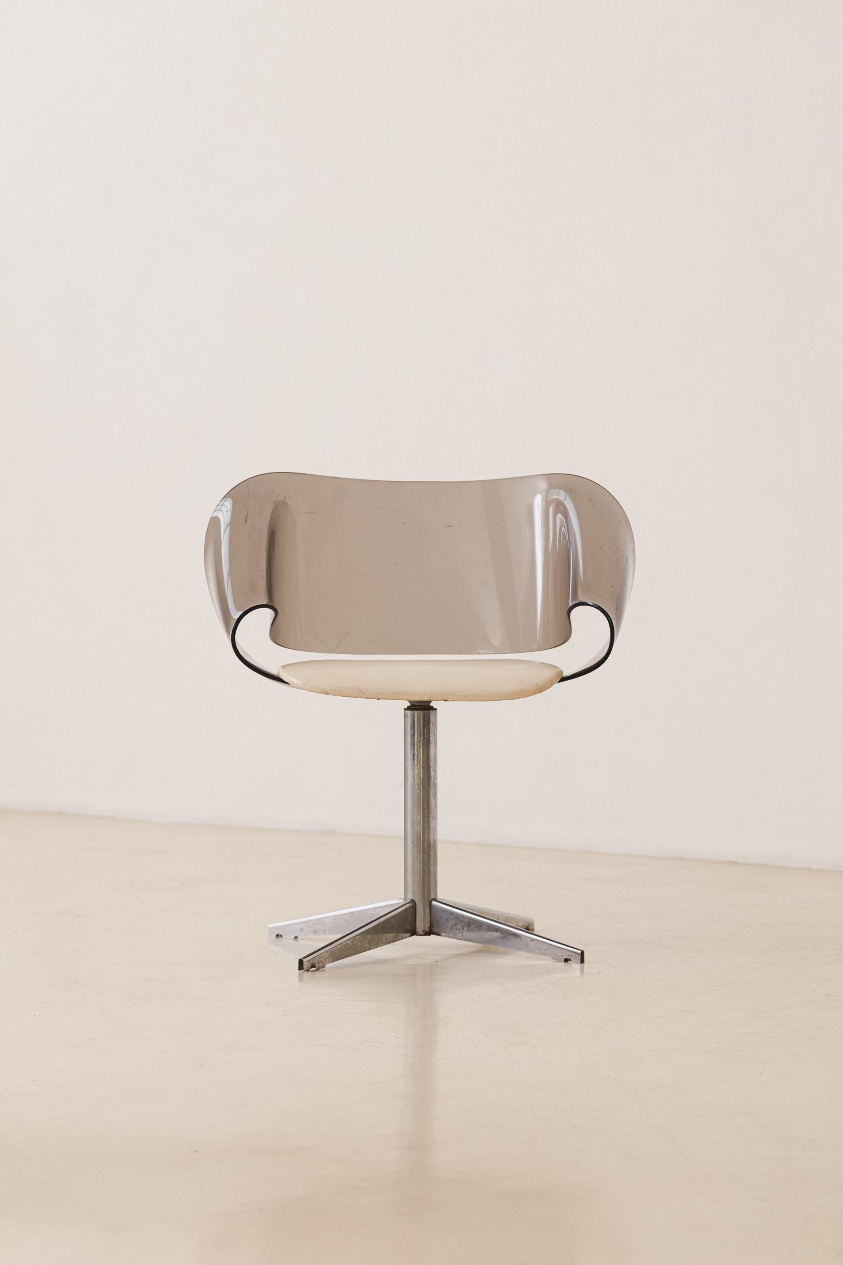 Pair of Brazilian Midcentury Modern Armchairs, Unknown Designer, 1960s In Good Condition For Sale In New York, NY