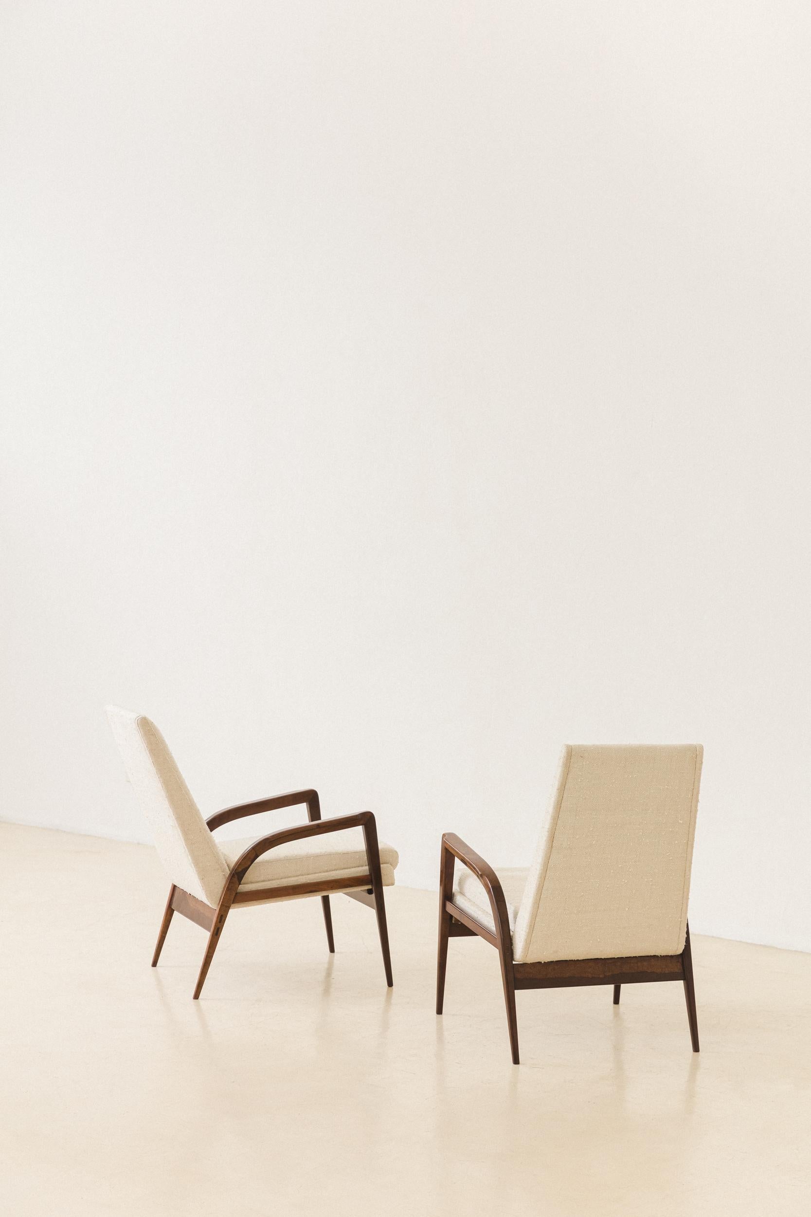 Pair of Brazilian Midcentury Modern Armchairs, Unknown Designer, 1960s In Good Condition For Sale In New York, NY
