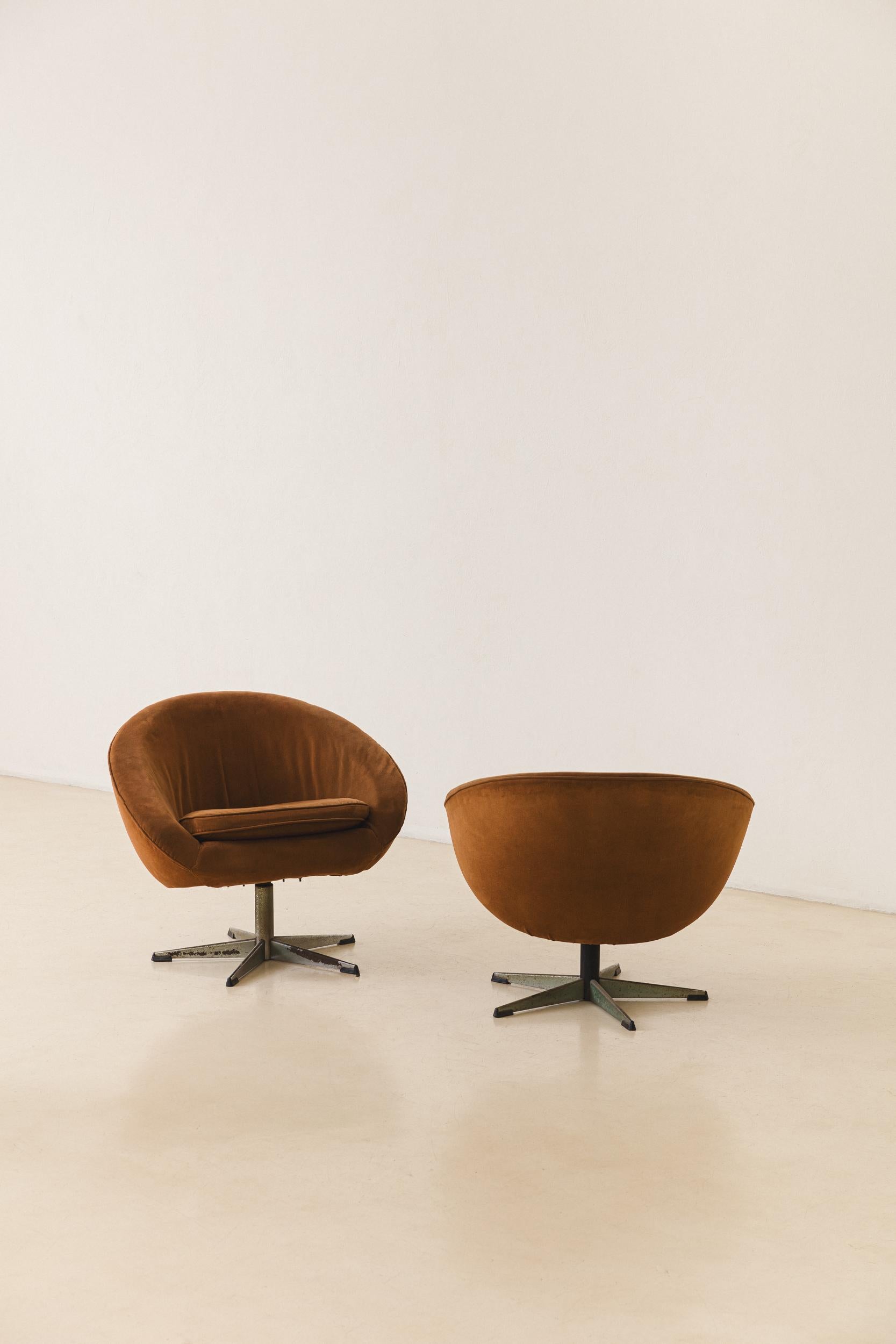 Pair of Brazilian Midcentury Modern Armchairs, Unknown Designer, 1960s In Good Condition For Sale In New York, NY