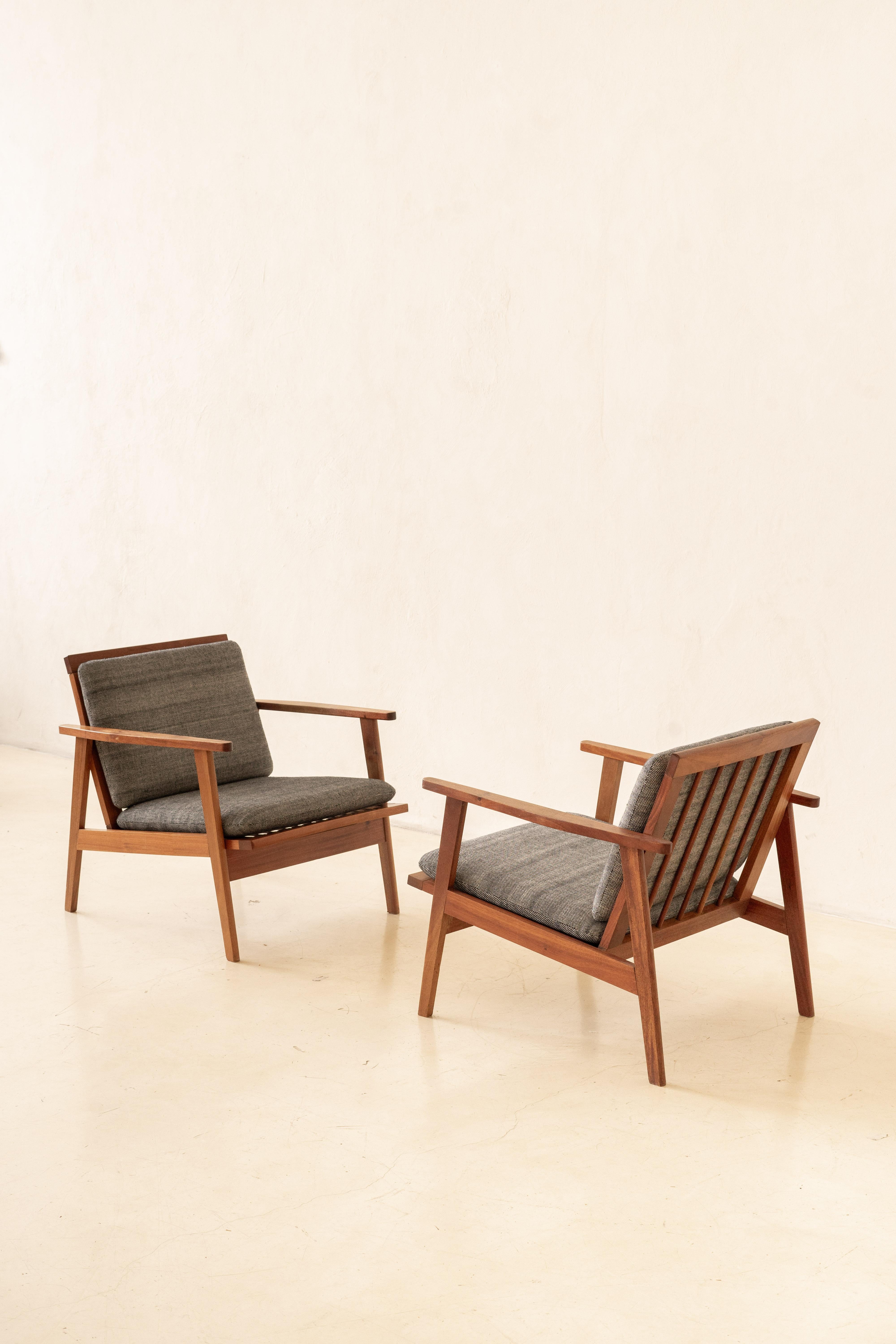 Mid-17th Century Pair of Brazilian Midcentury Modern Armchairs, Unknown Designer, 1960s For Sale