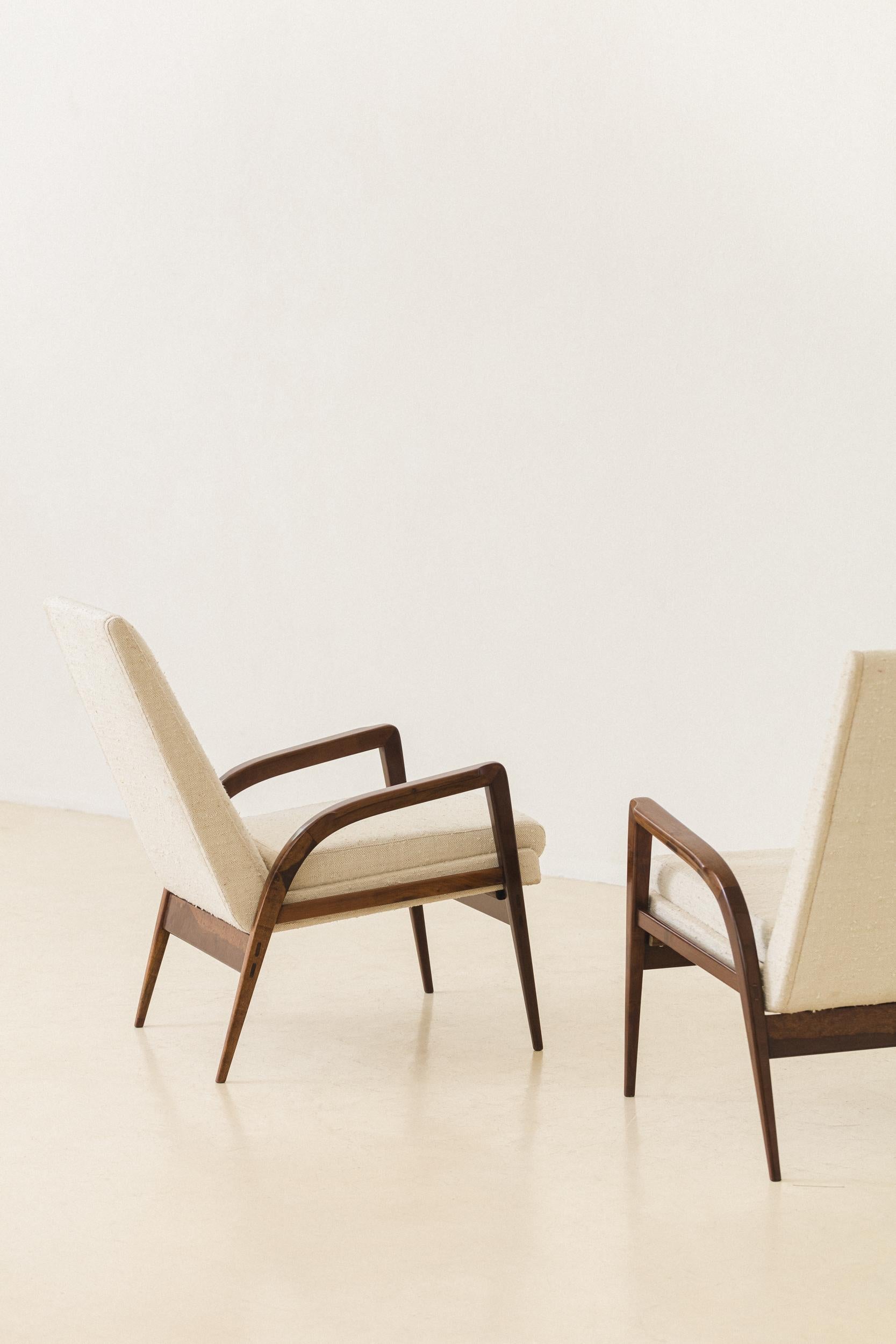 Mid-17th Century Pair of Brazilian Midcentury Modern Armchairs, Unknown Designer, 1960s For Sale