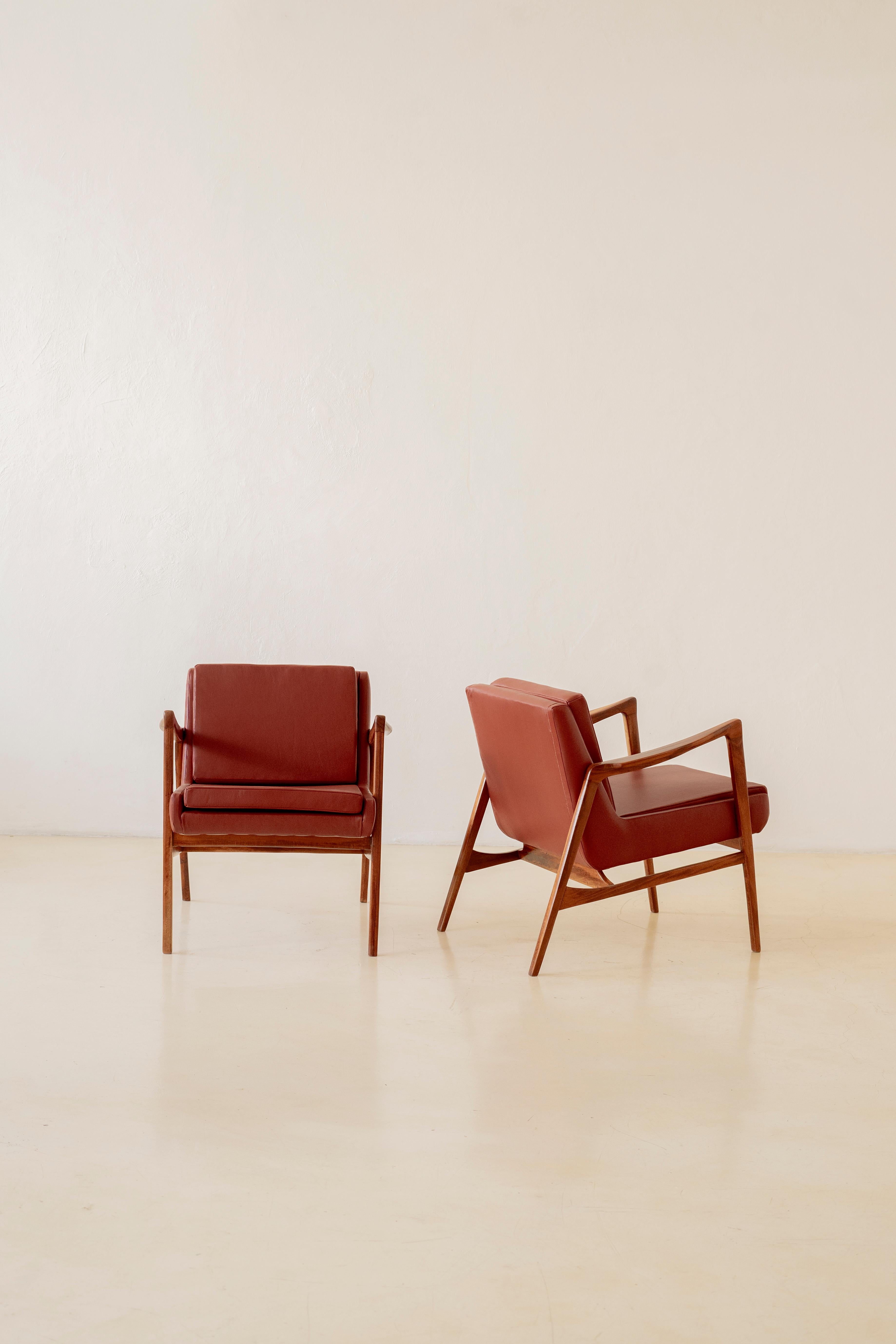 Pair of Brazilian Midcentury Modern Armchairs, Unknown Designer, 1960s For Sale 1