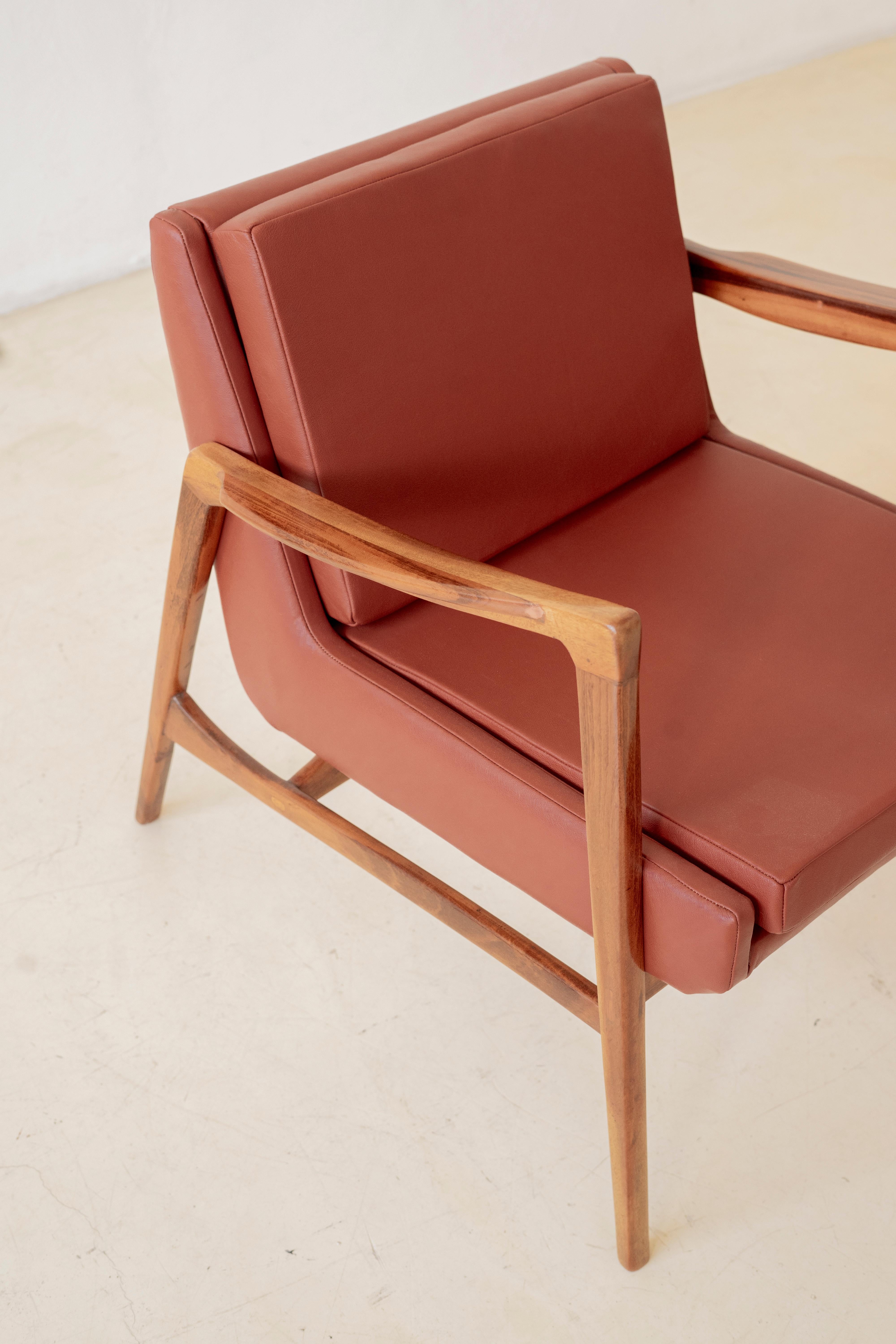 Pair of Brazilian Midcentury Modern Armchairs, Unknown Designer, 1960s For Sale 2