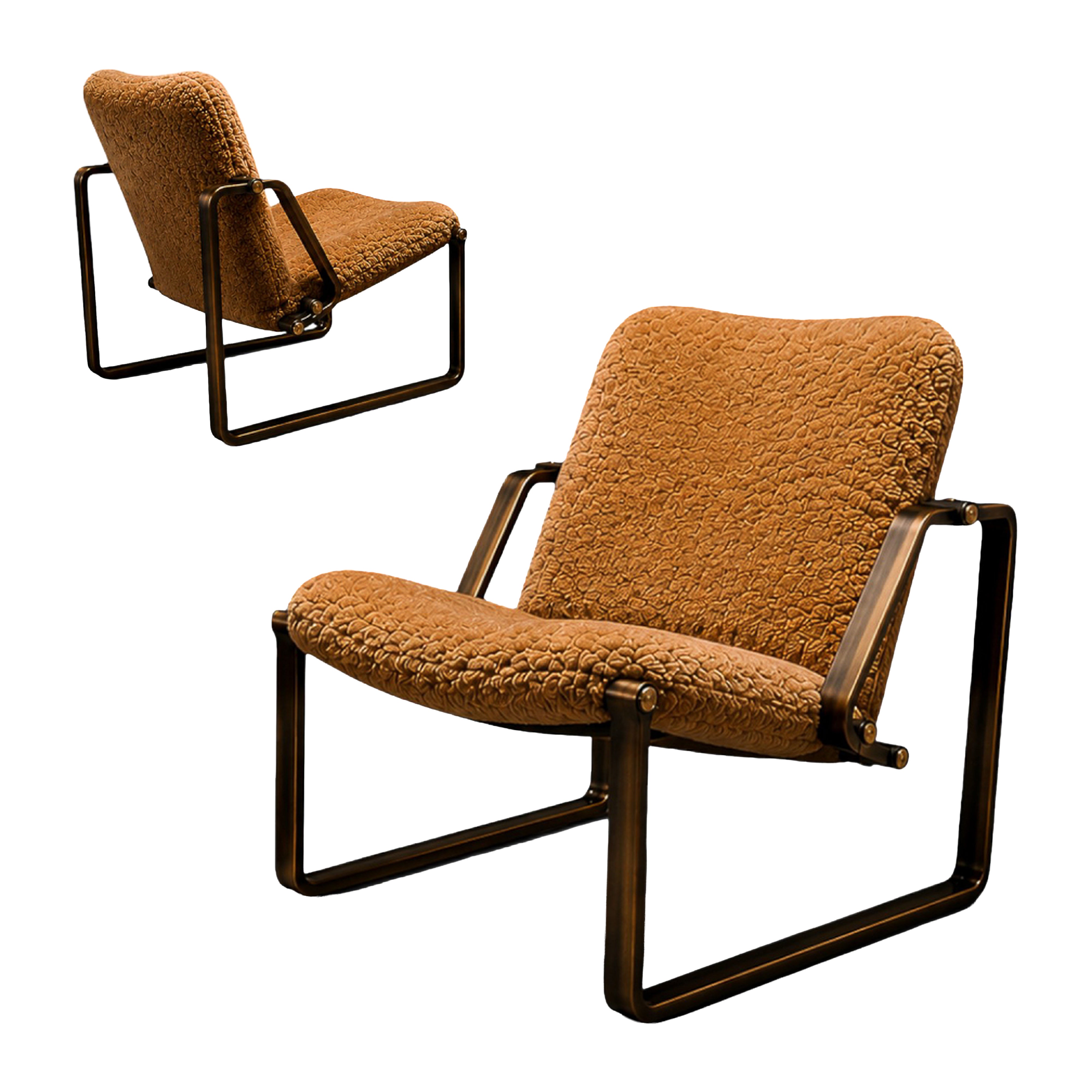 Coppia di sedie da salotto moderne brasiliane in shearling e ottone, Jorge Zalszupin in vendita