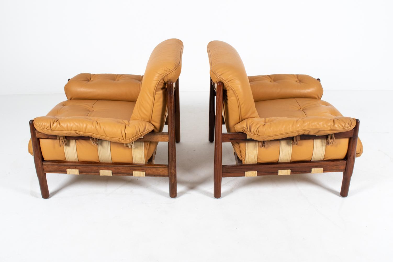 Paire de fauteuils modernistes brésiliens en bois de rose et cuir, vers 1970 en vente 2