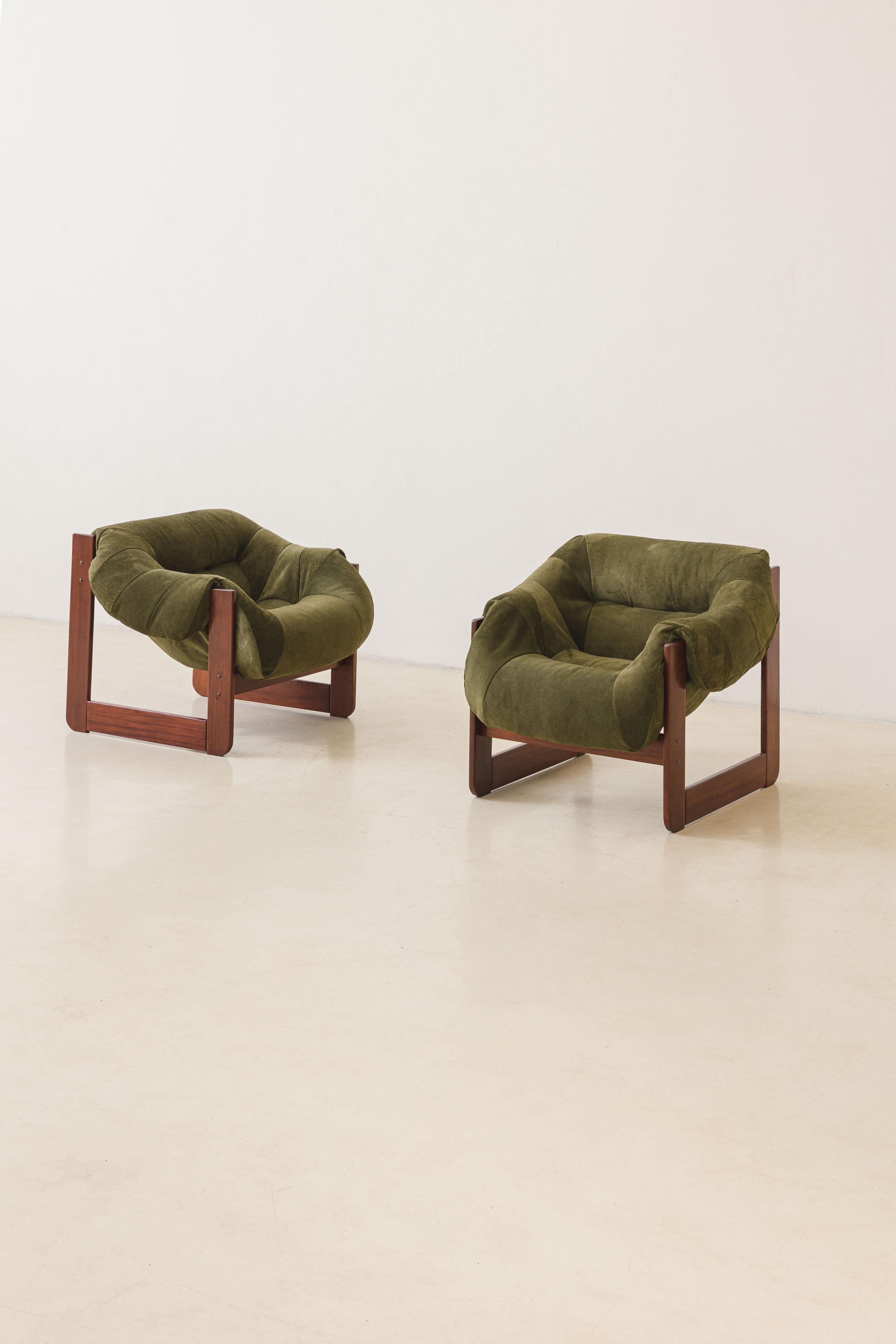 Pair of Brazilian Mp-97 Midcentury Lounge Chairs by Percival Lafer, 1970s In Good Condition In New York, NY