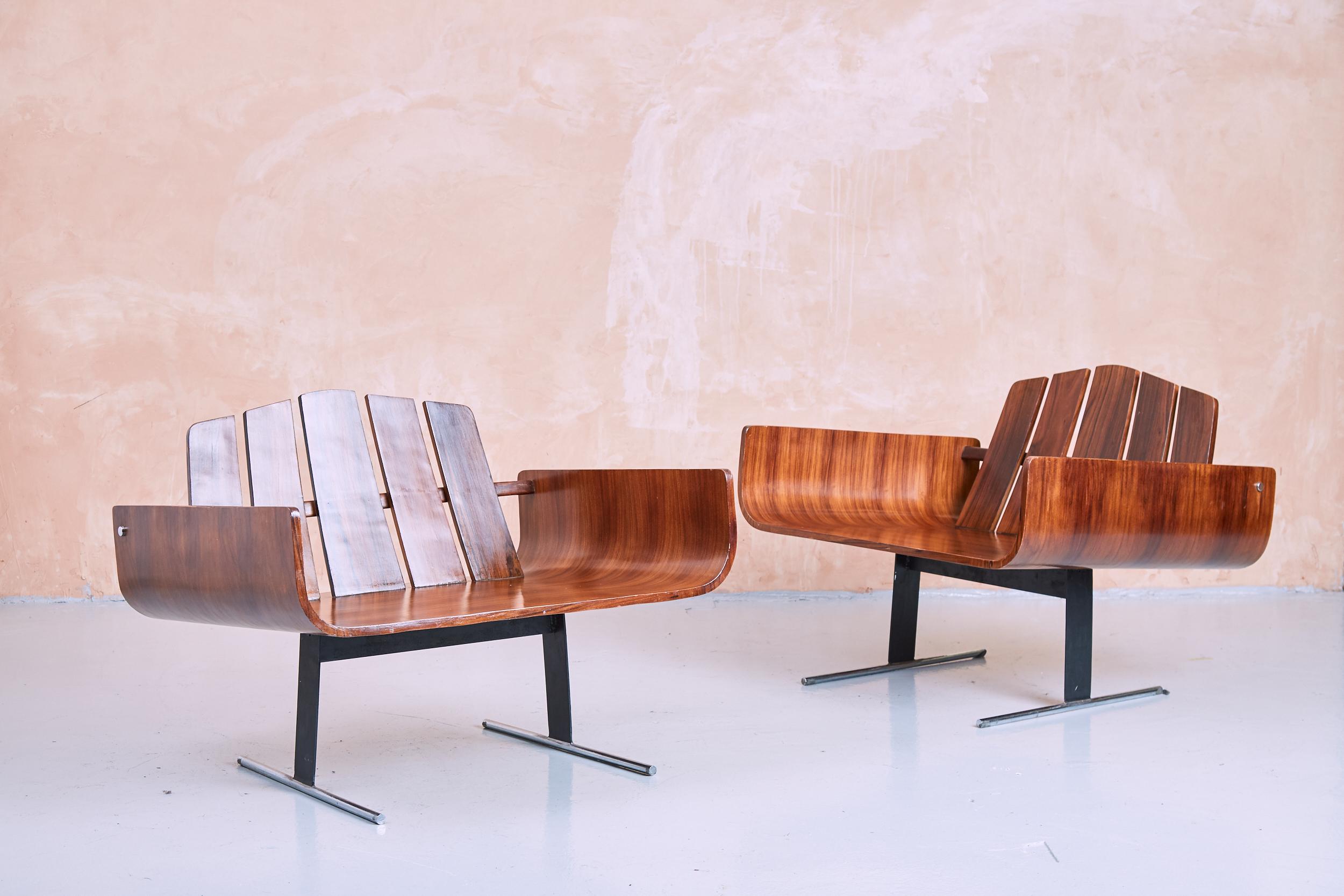 Pair of Brazilian 'Presidencial' Lounge Chairs by Jorge Zalszupin for L'Atelier For Sale 10