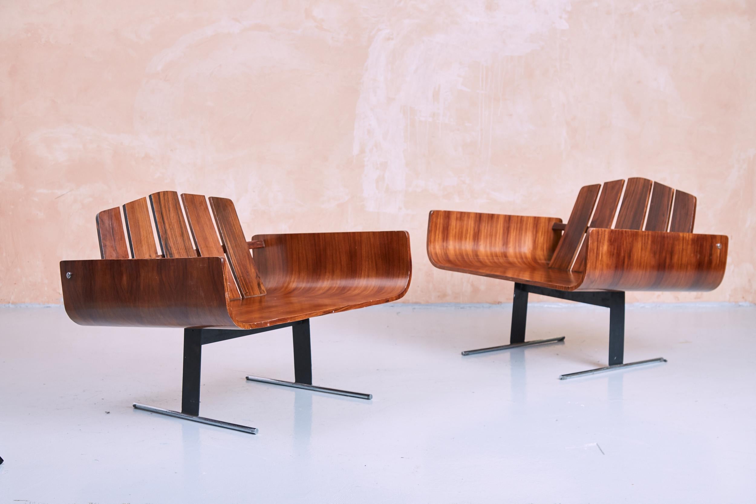 Mid-Century Modern Pair of Brazilian 'Presidencial' Lounge Chairs by Jorge Zalszupin for L'Atelier For Sale