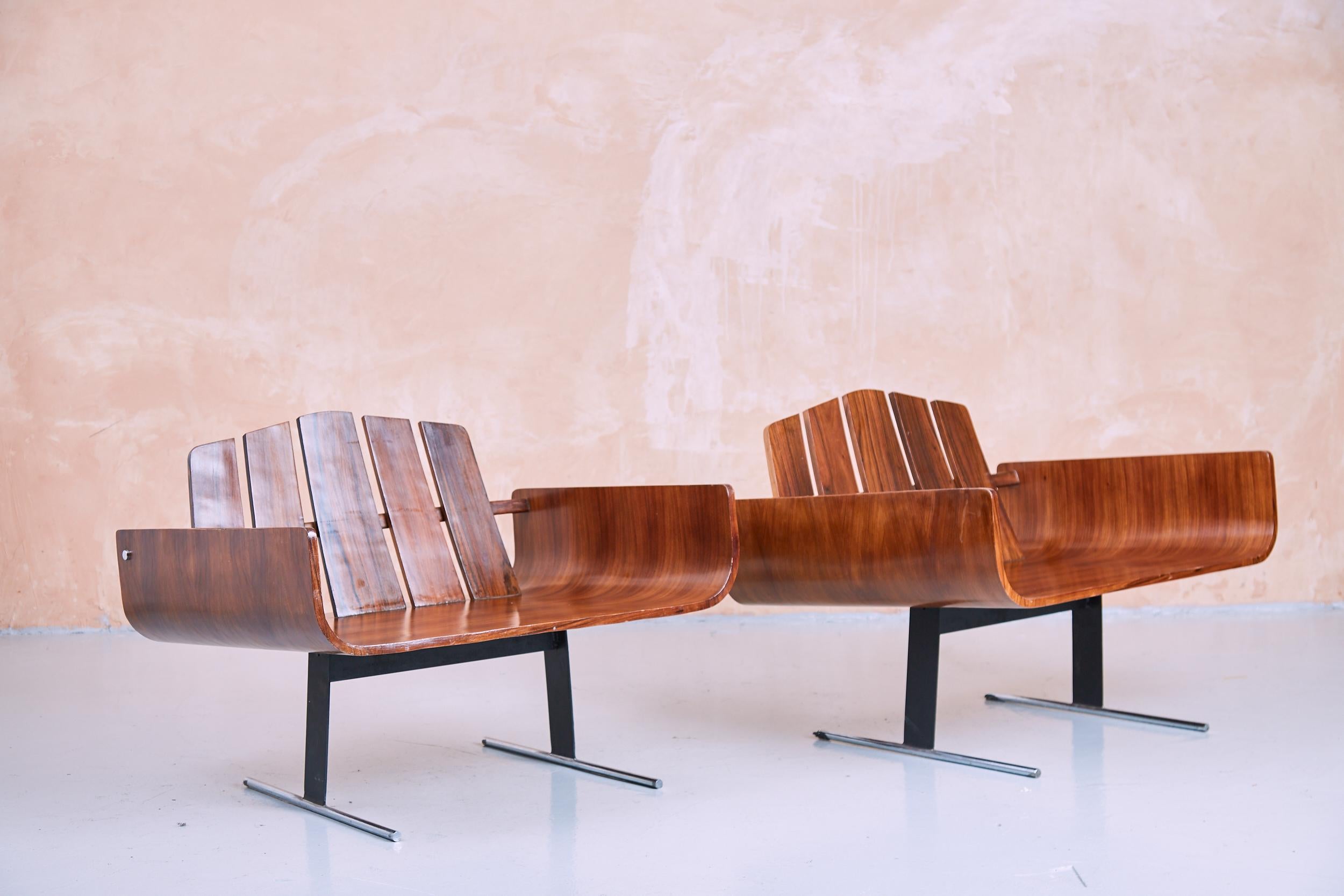 Mid-20th Century Pair of Brazilian 'Presidencial' Lounge Chairs by Jorge Zalszupin for L'Atelier For Sale