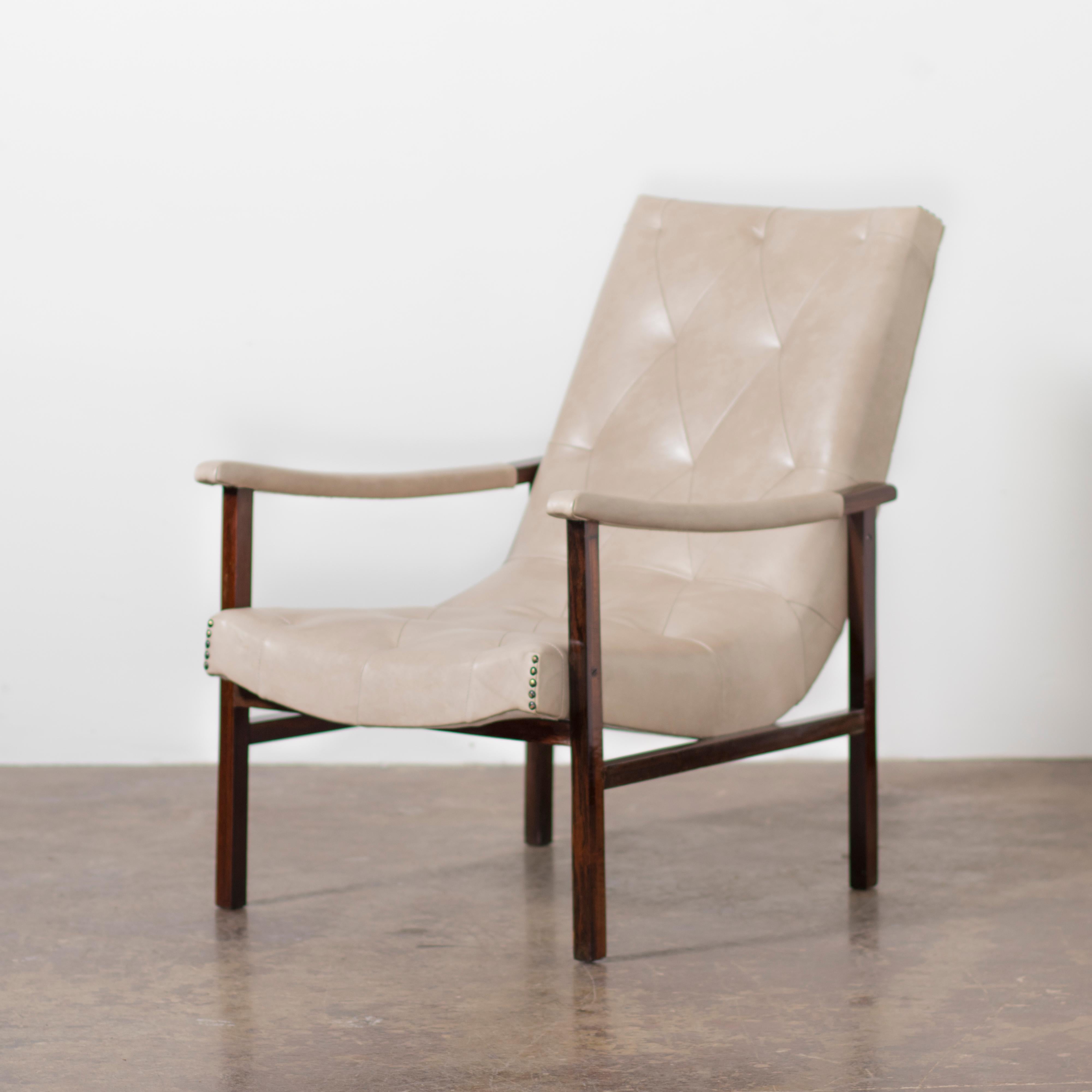 Moderne Sessel aus brasilianischem Palisanderholz von Gelli, ca. 1950er Jahre, Paar (Rosenholz) im Angebot